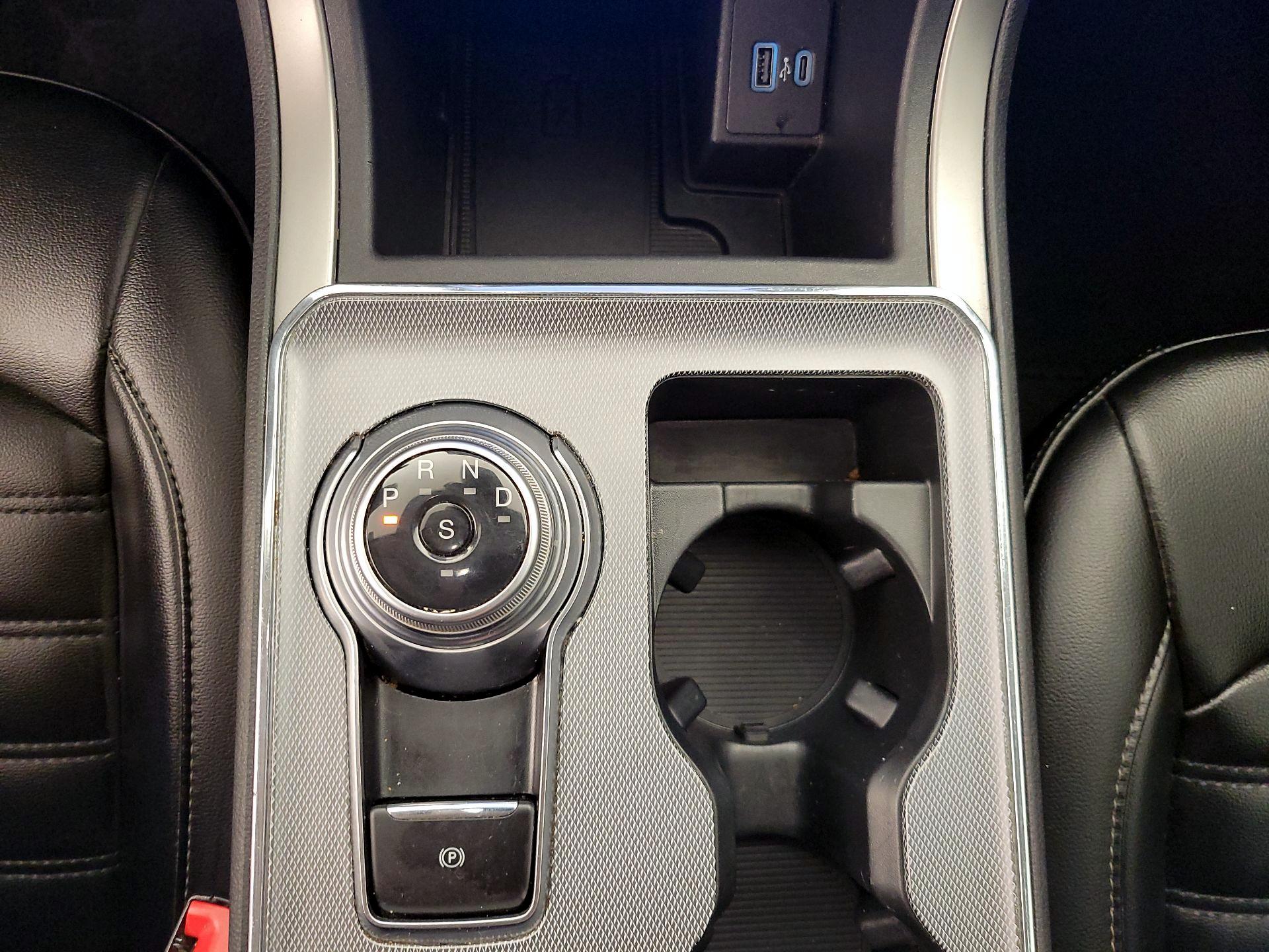 Thumbnail: 2021 Ford Edge - 17