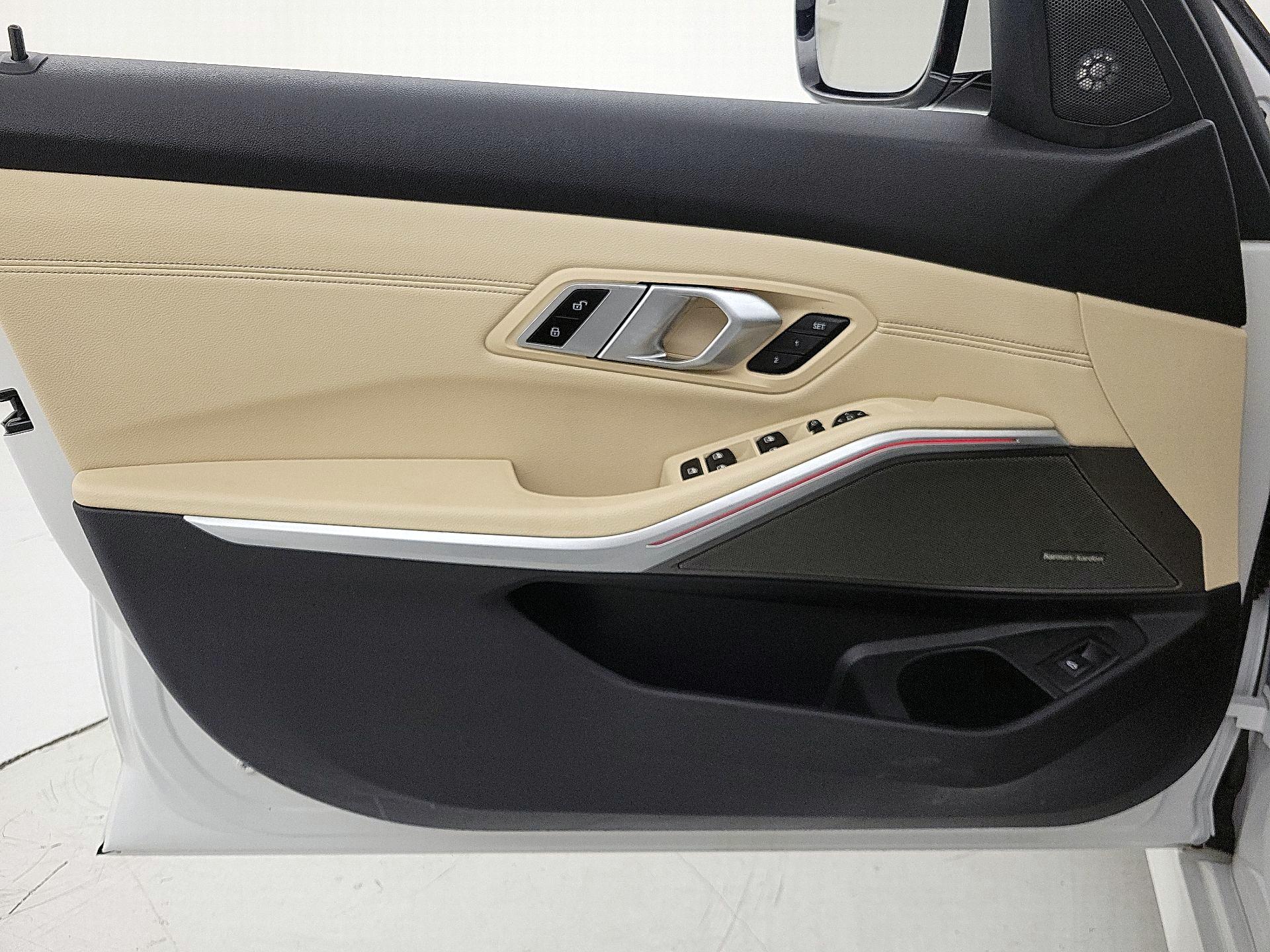 Thumbnail: 2019 BMW 3 Series - 12