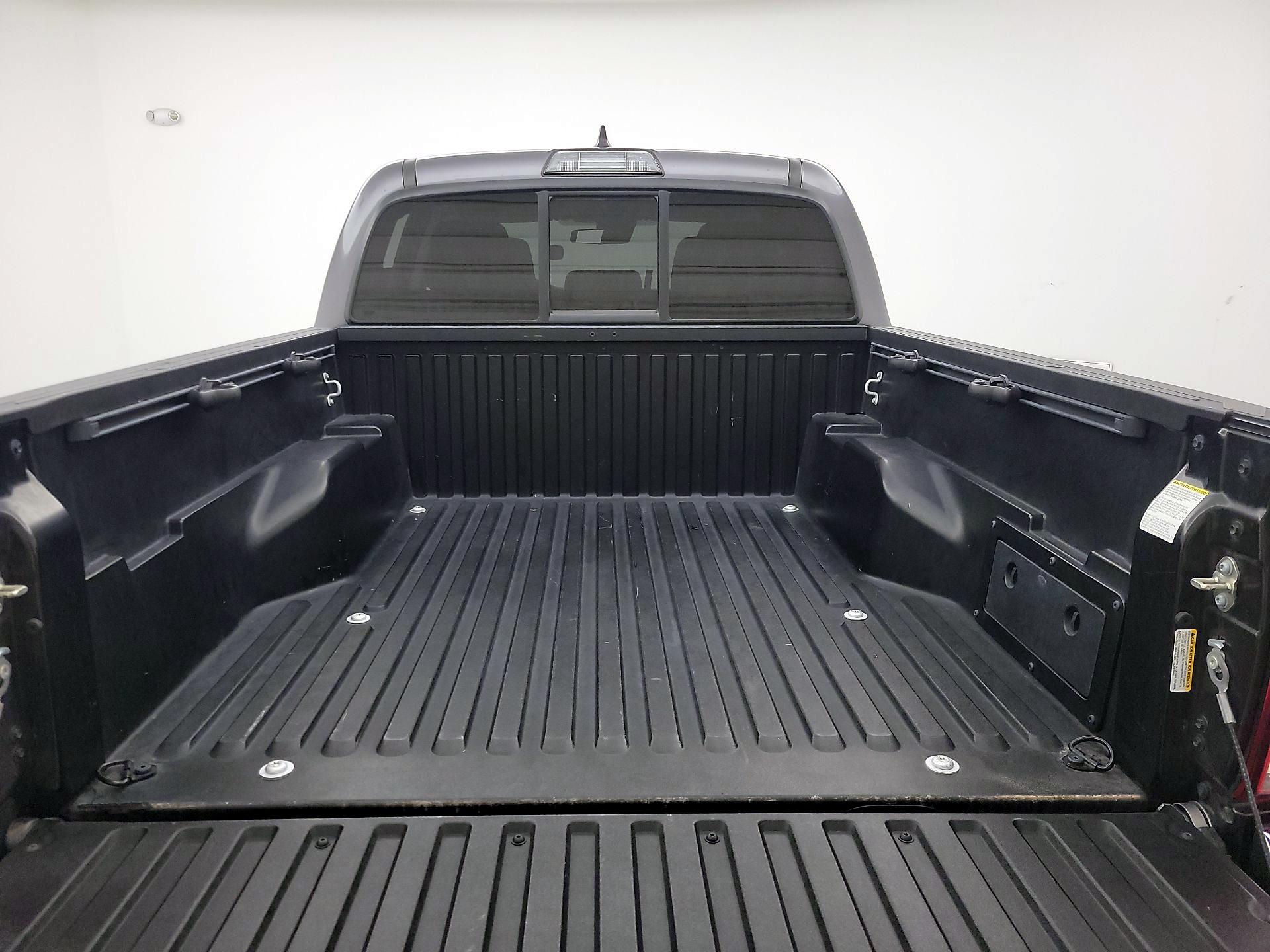 Thumbnail: 2019 Toyota Tacoma - 20