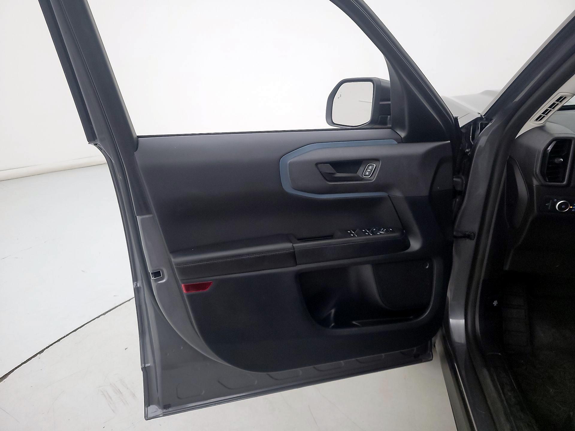 Thumbnail: 2021 Ford Bronco Sport - 12