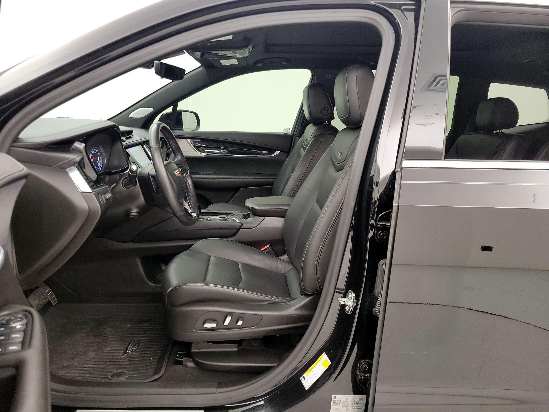 Thumbnail: 2021 Cadillac XT6 - 11