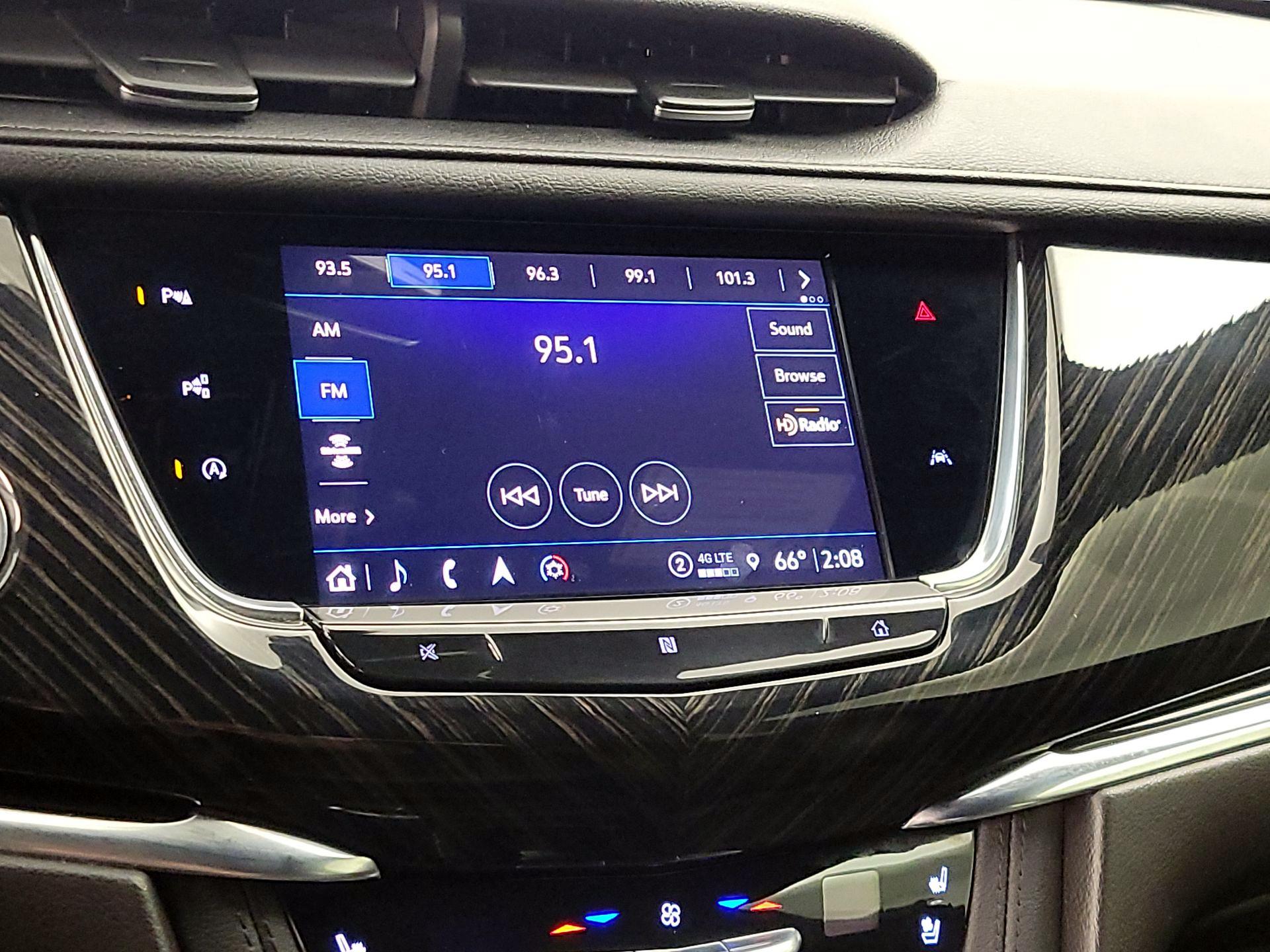 Thumbnail: 2021 Cadillac XT6 - 16