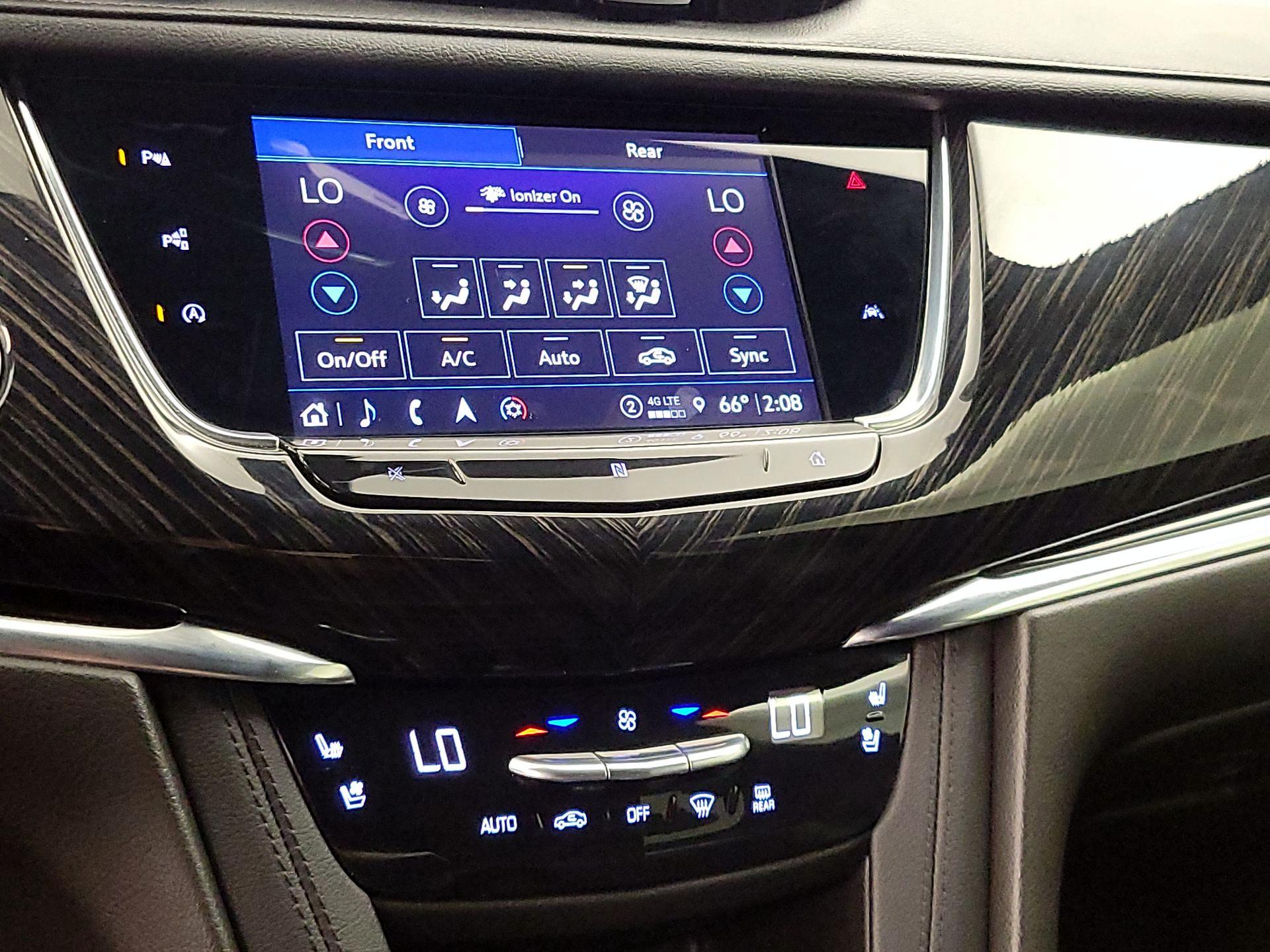 Thumbnail: 2021 Cadillac XT6 - 17