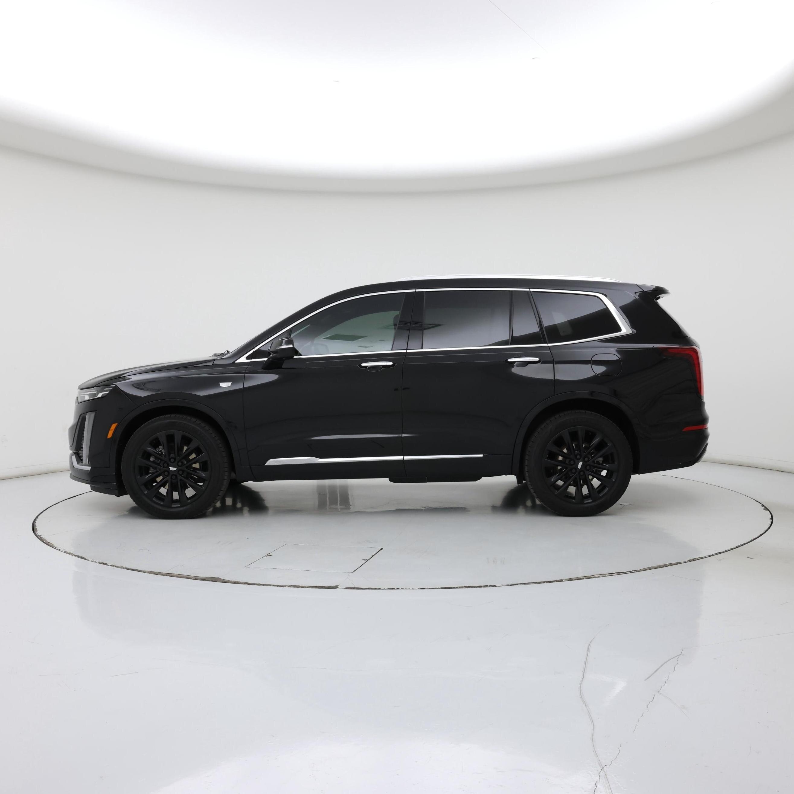 Thumbnail: 2021 Cadillac XT6 - 3