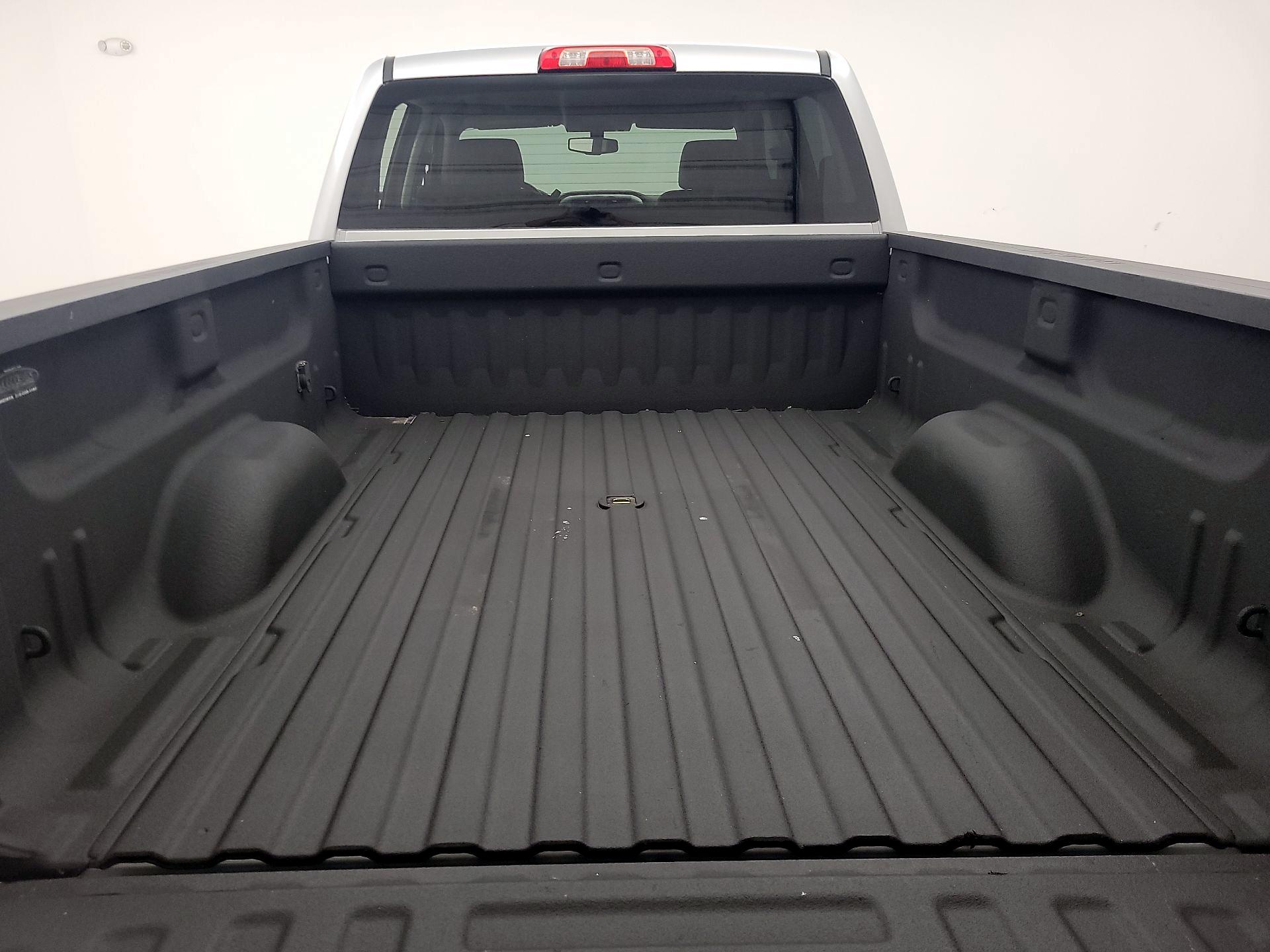 Thumbnail: 2015 Chevrolet Silverado 2500 - 20