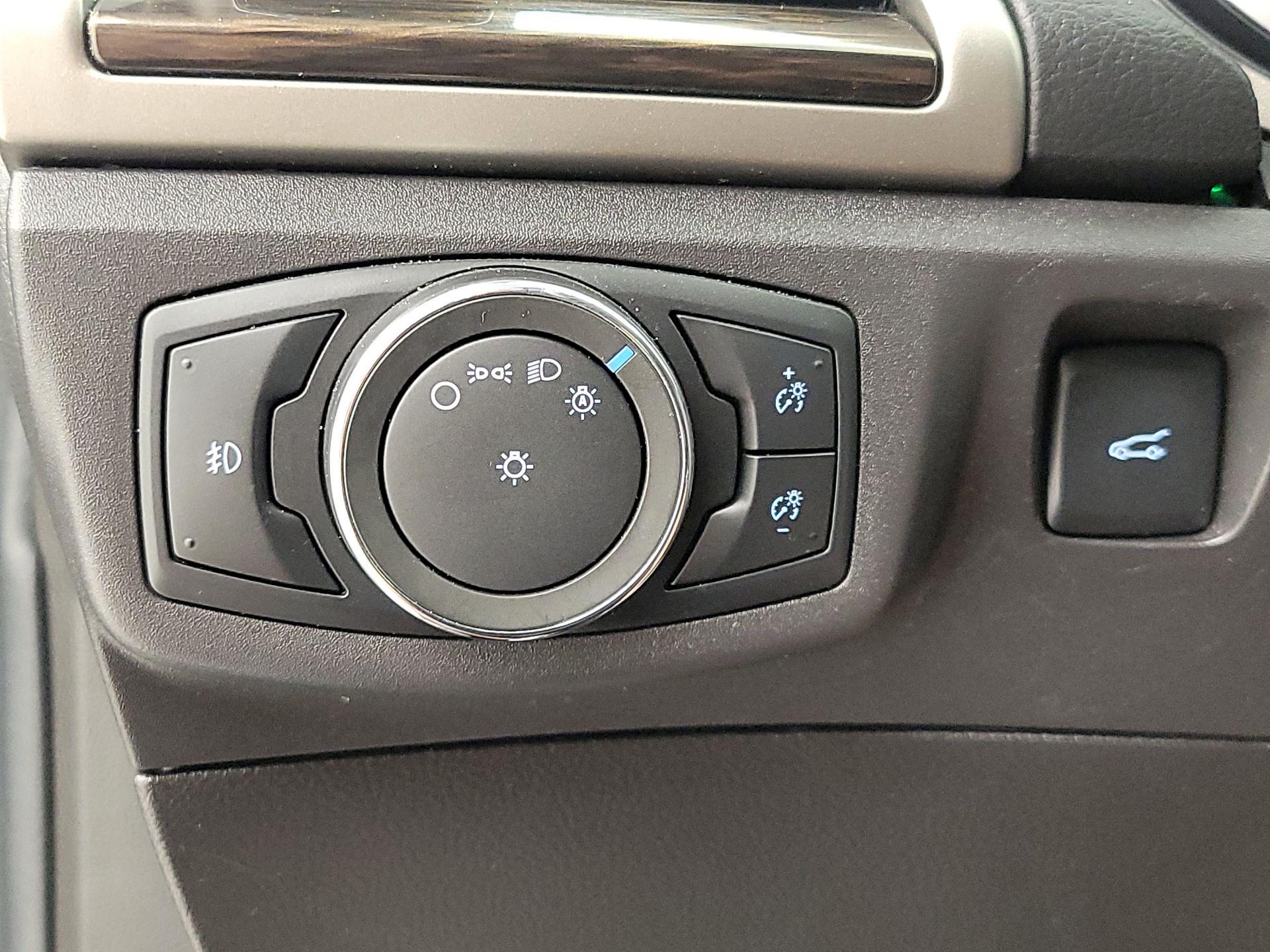 Thumbnail: 2015 Ford Fusion - 13