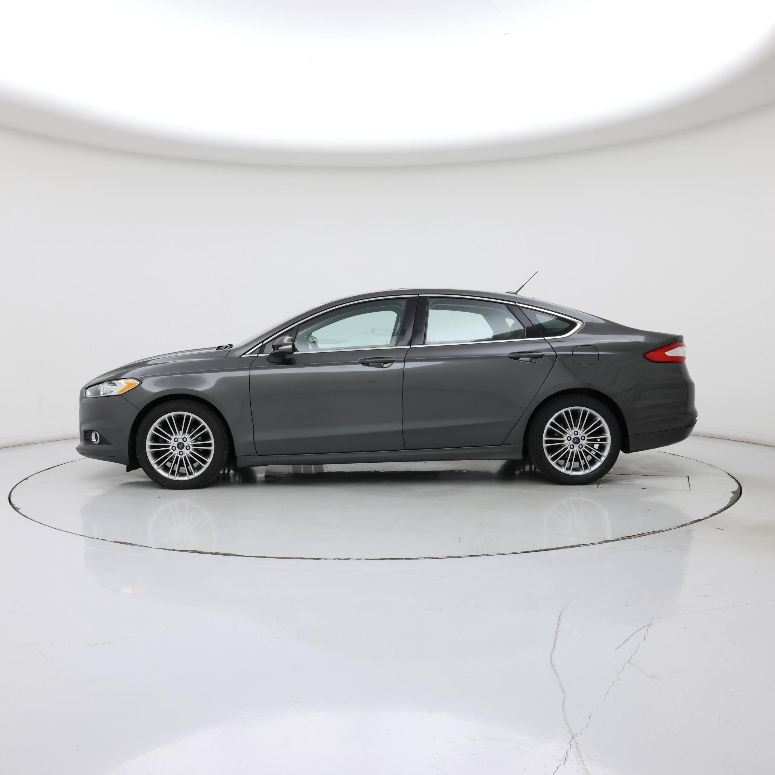 Thumbnail: 2015 Ford Fusion - 3