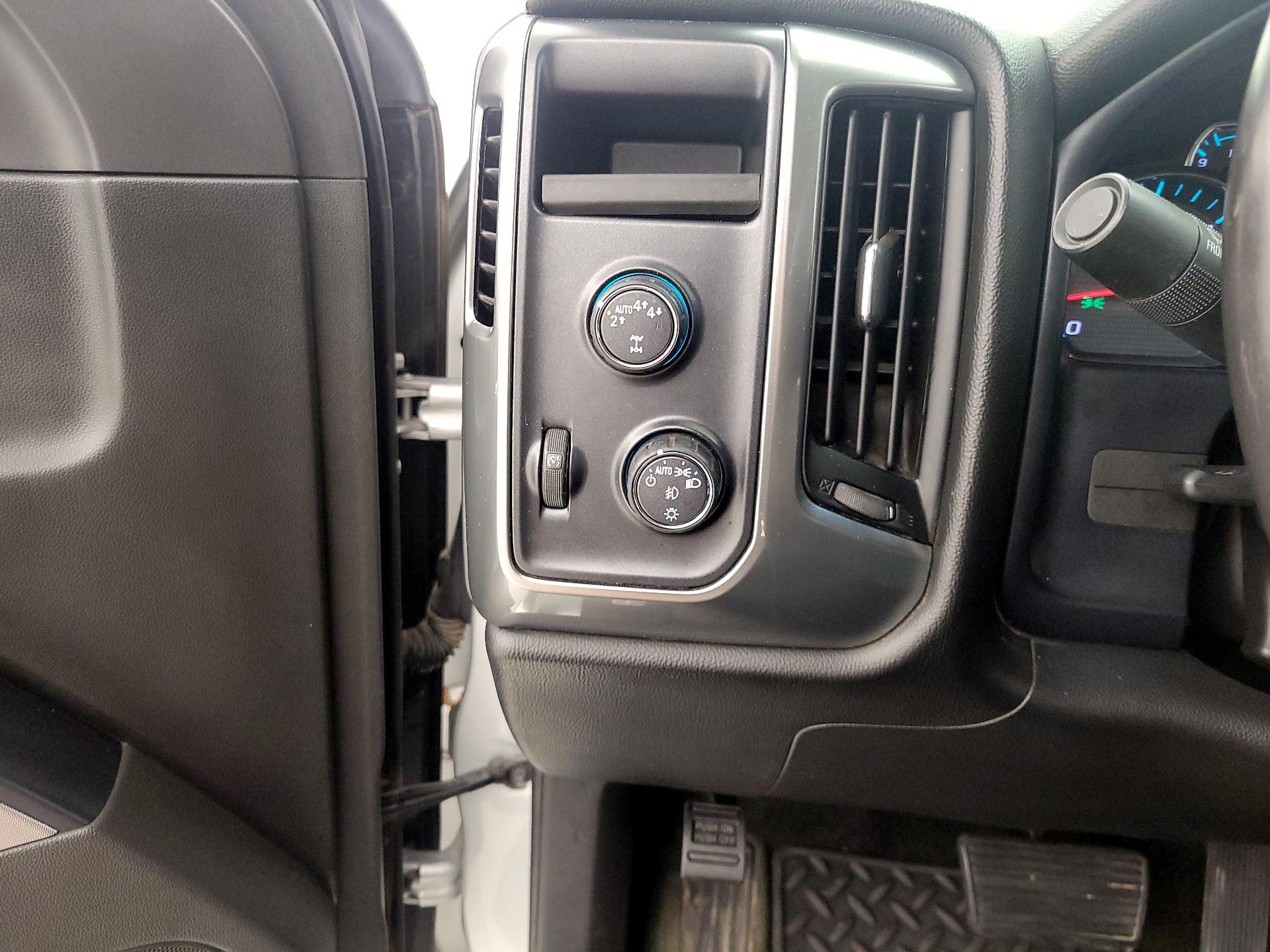 Thumbnail: 2017 Chevrolet Silverado 1500 - 13