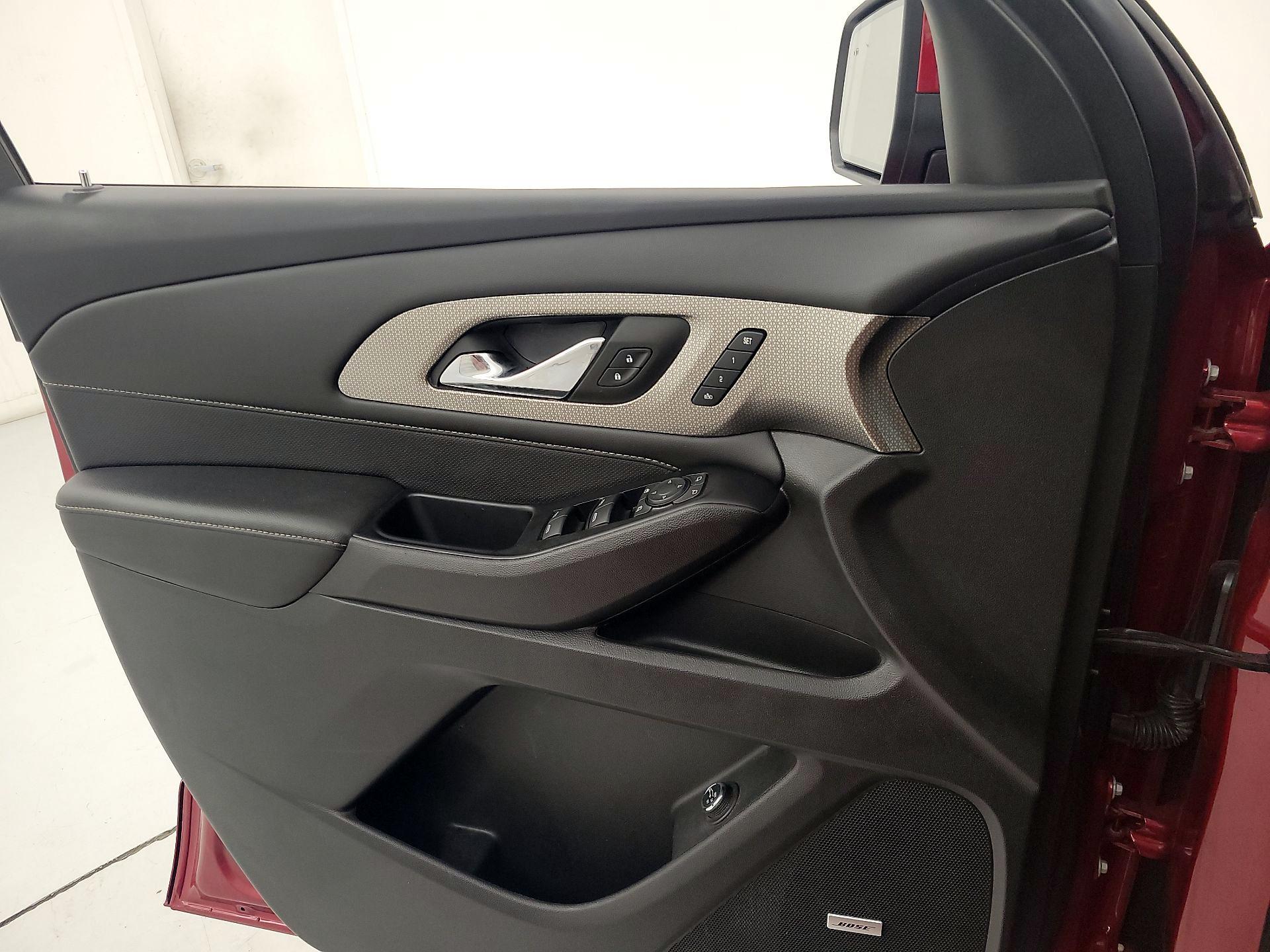 Thumbnail: 2023 Chevrolet Traverse - 12