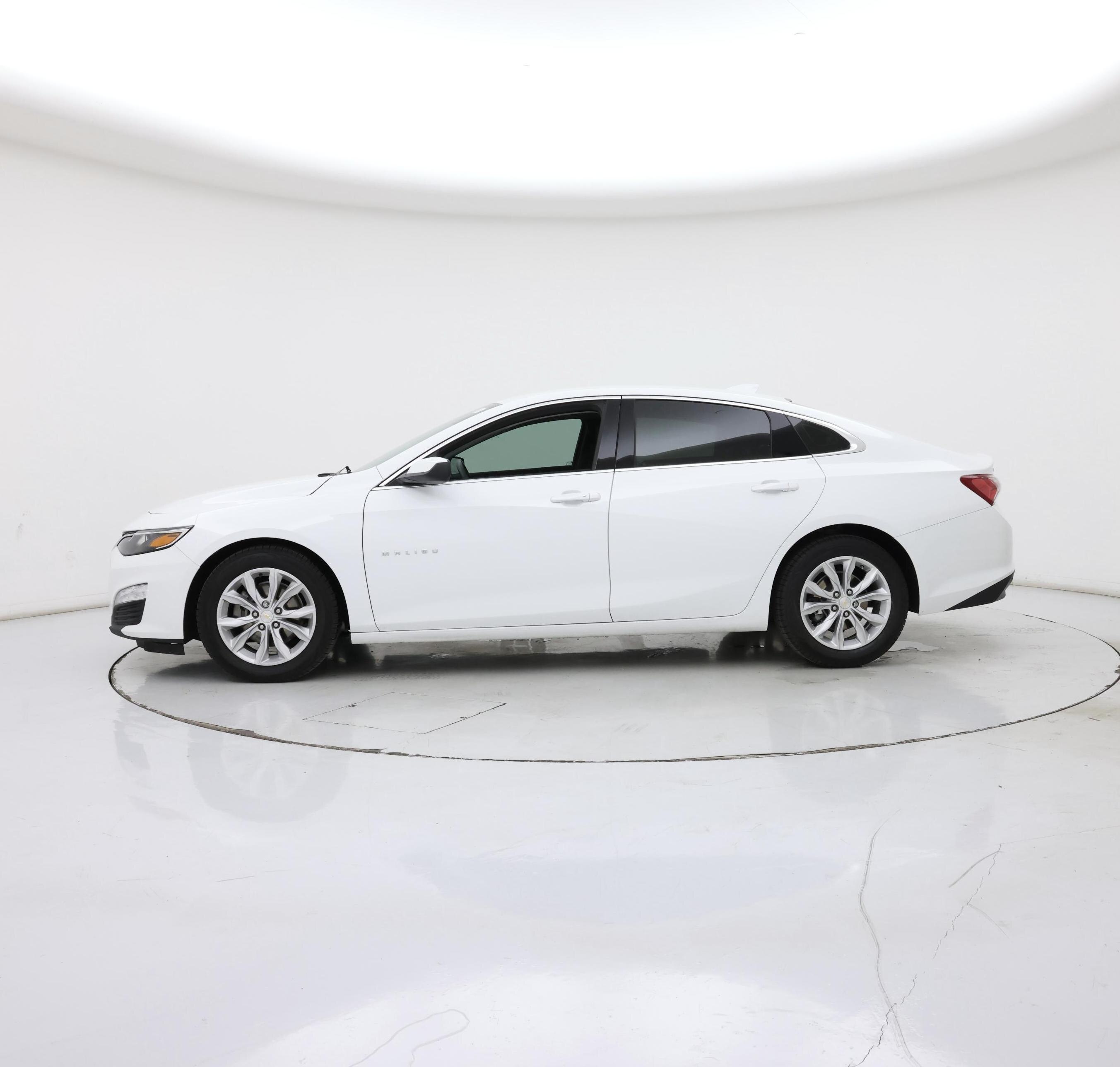 Thumbnail: 2022 Chevrolet Malibu - 3