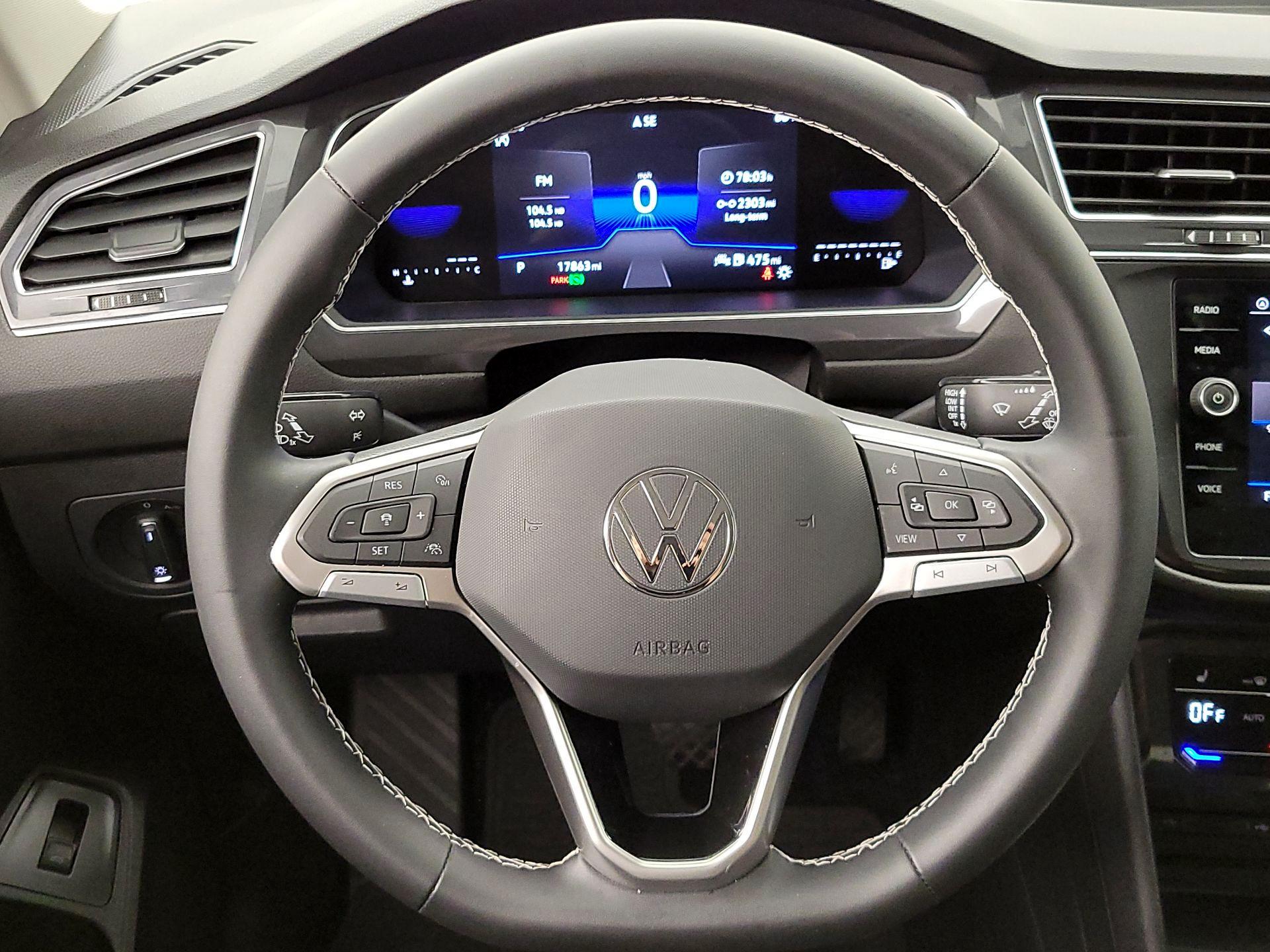 Thumbnail: 2023 Volkswagen Tiguan - 10