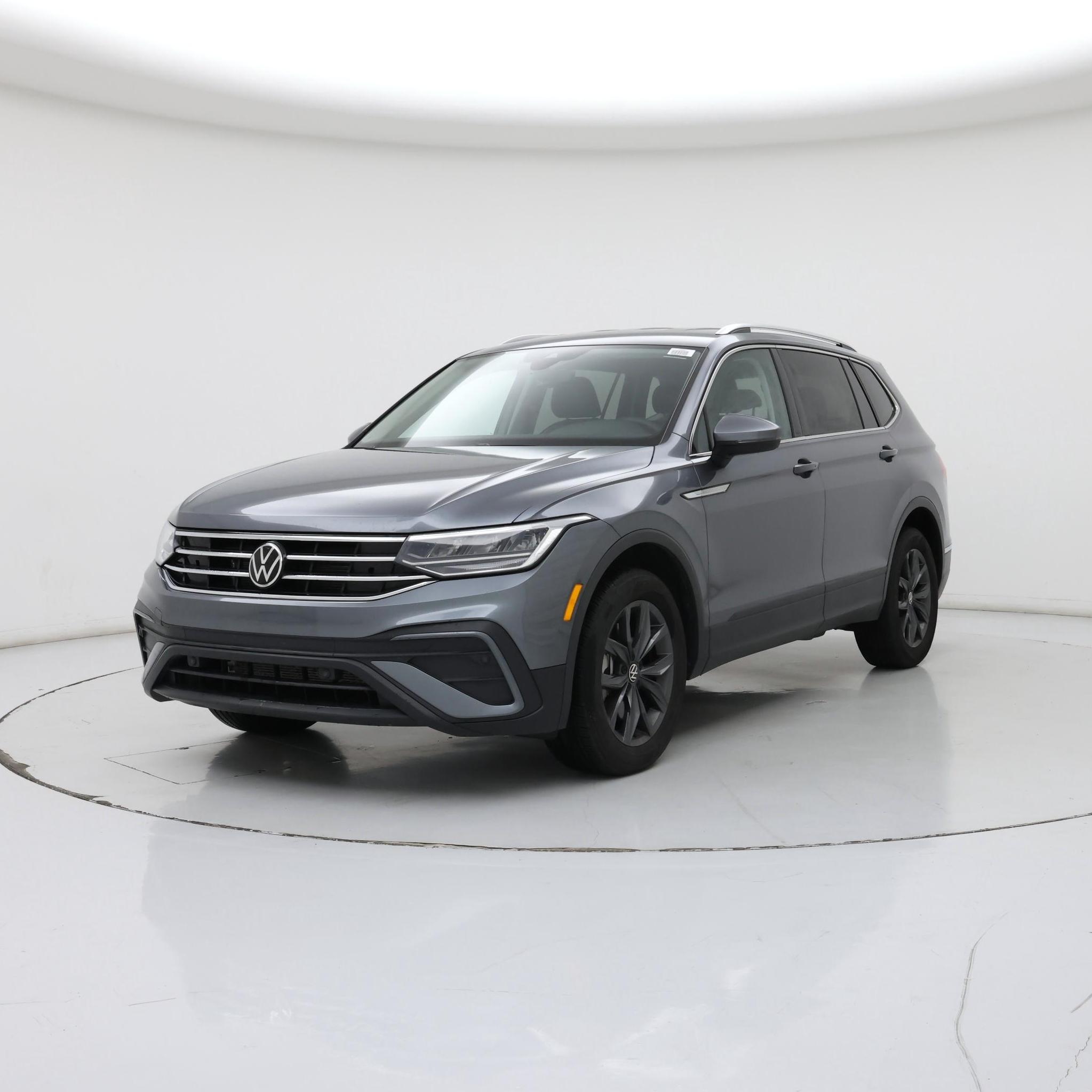 Thumbnail: 2023 Volkswagen Tiguan - 4