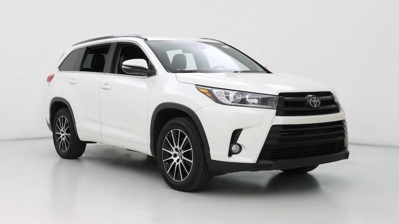 2017 Toyota Highlander SE Hero Image