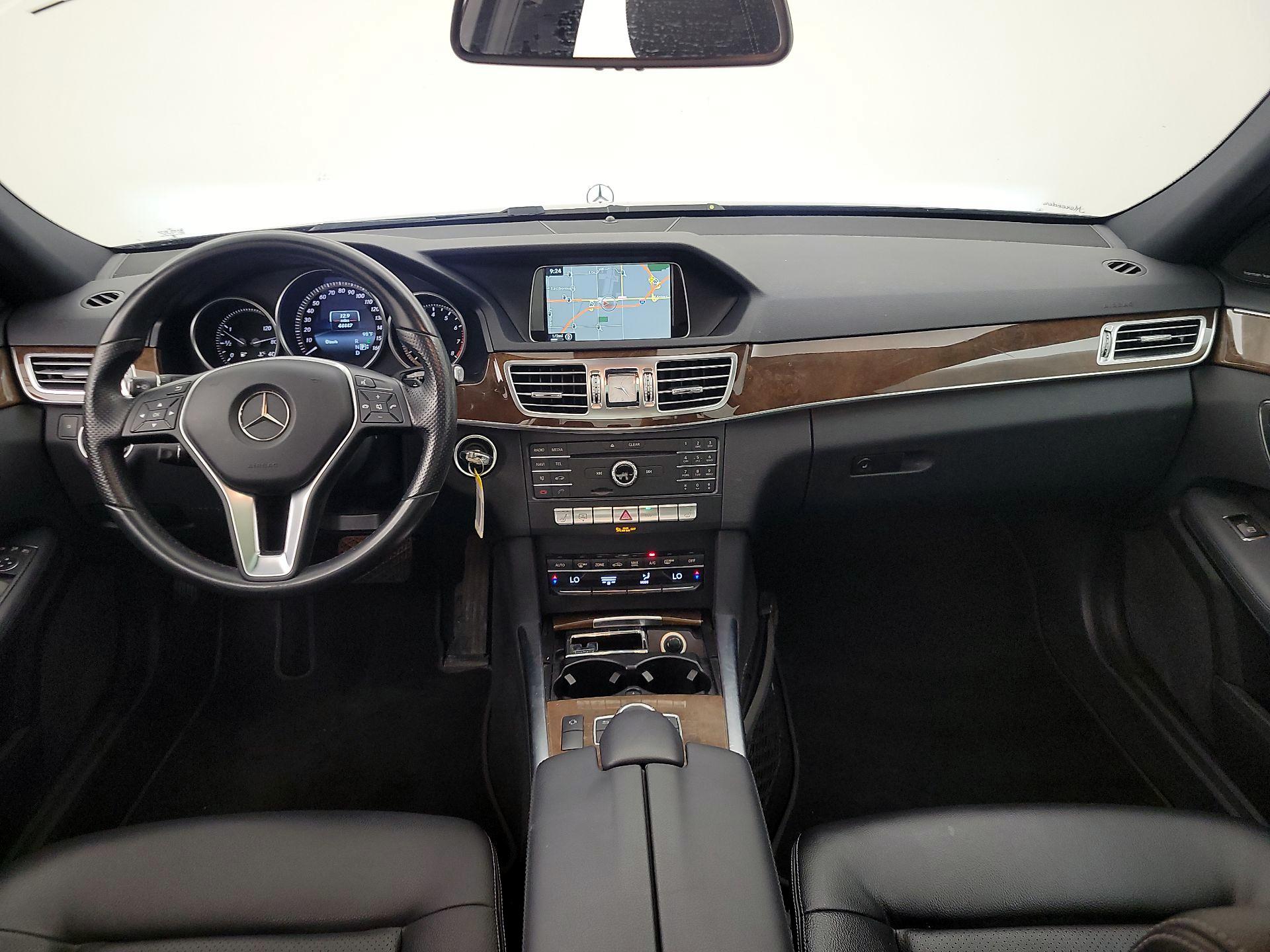 Thumbnail: 2016 Mercedes-Benz E-Class - 9