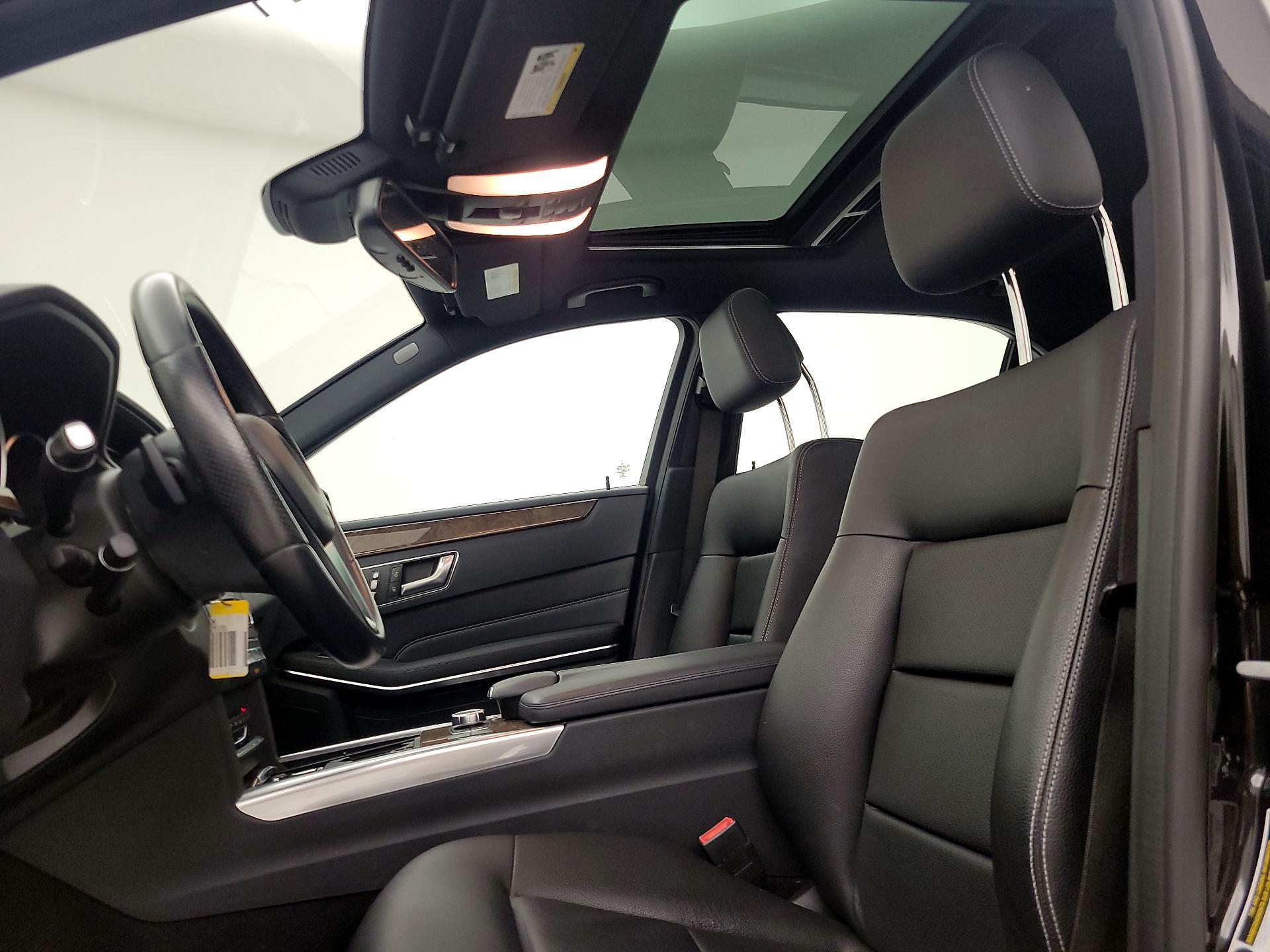 Thumbnail: 2016 Mercedes-Benz E-Class - 19