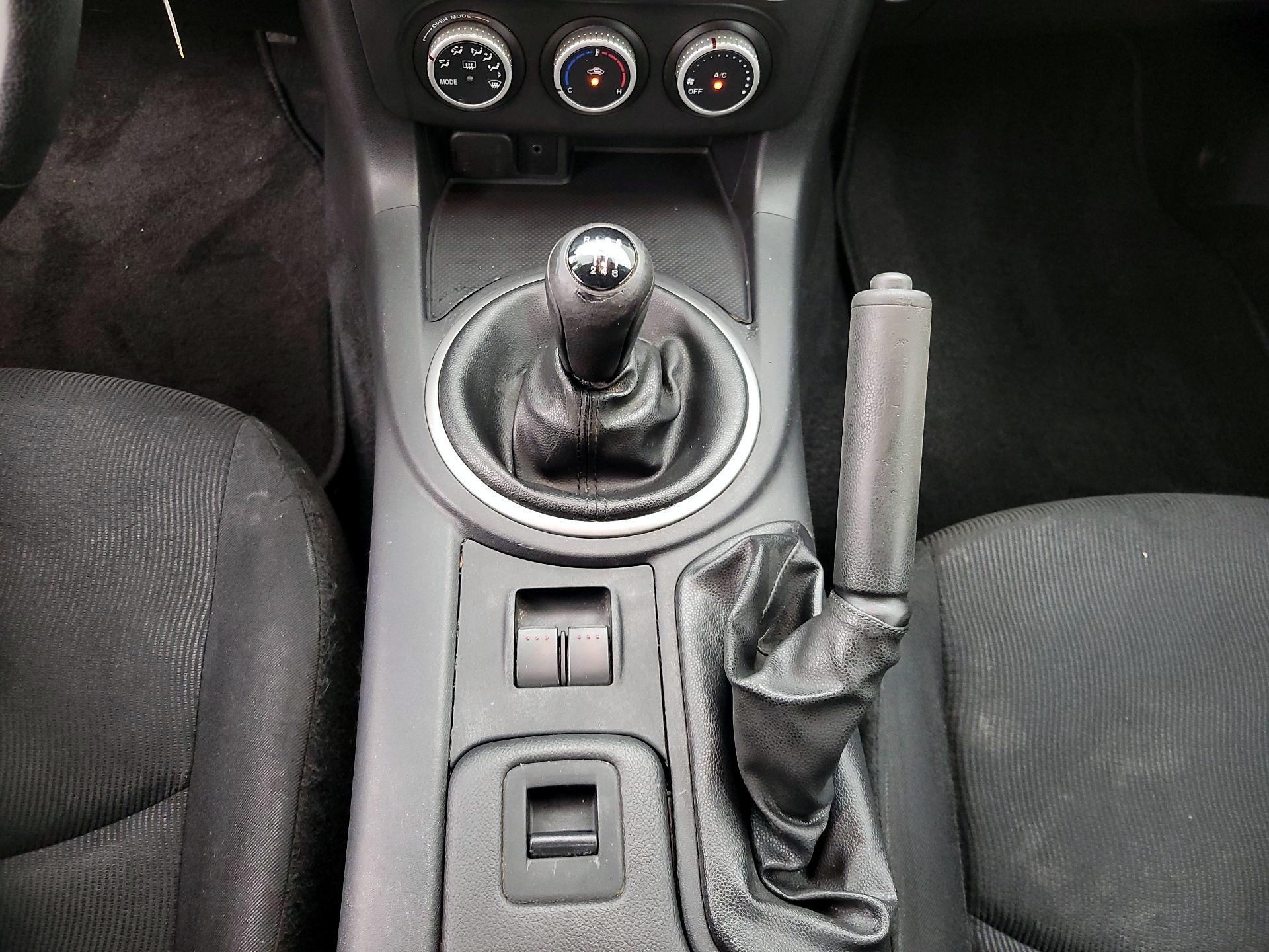 Thumbnail: 2014 Mazda MX-5 Miata - 16