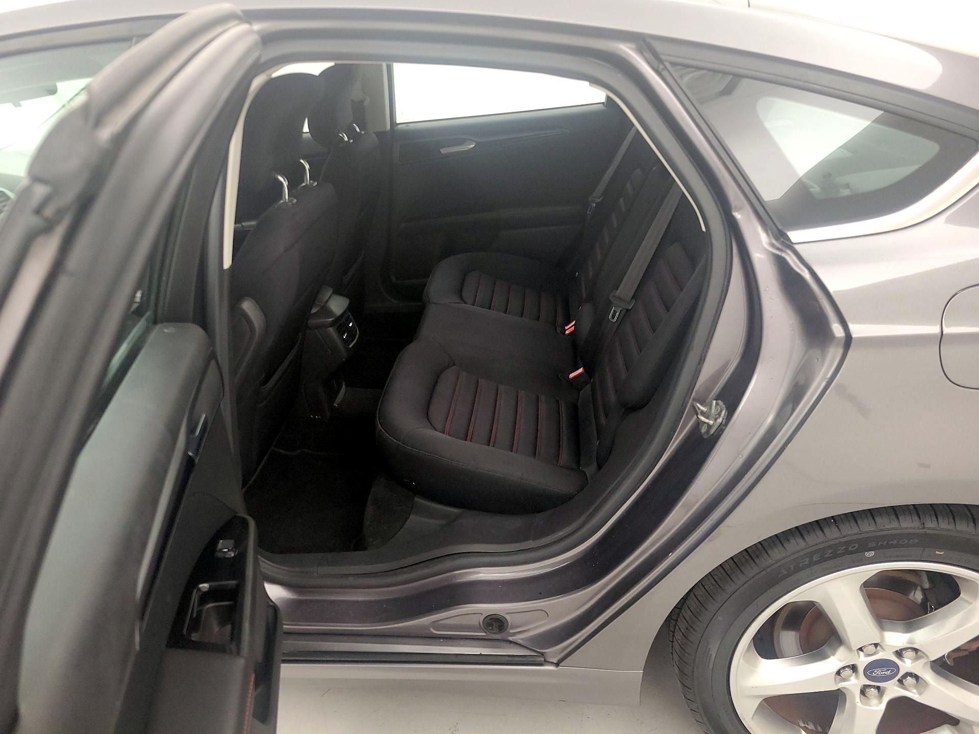 Thumbnail: 2013 Ford Fusion - 18