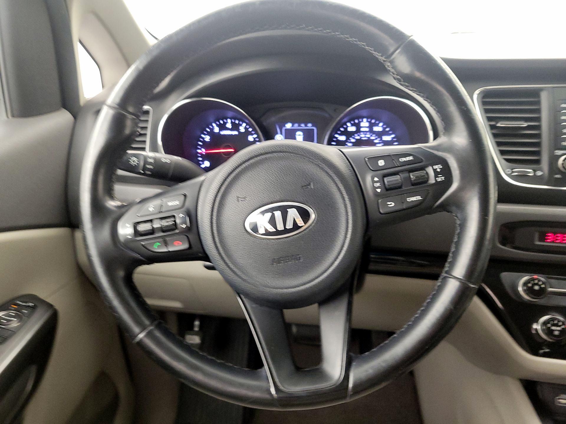 Thumbnail: 2017 Kia Sedona - 10