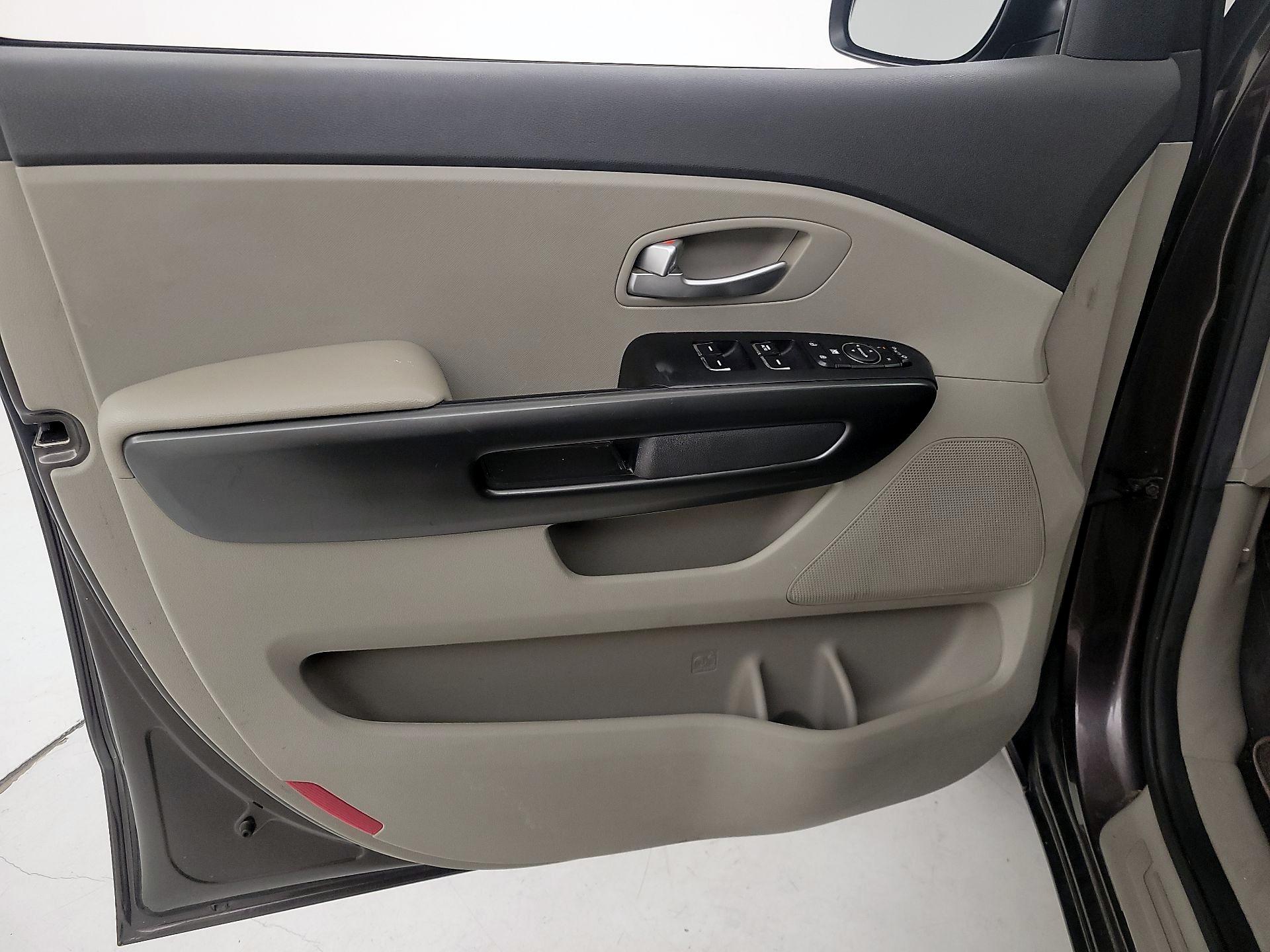 Thumbnail: 2017 Kia Sedona - 12