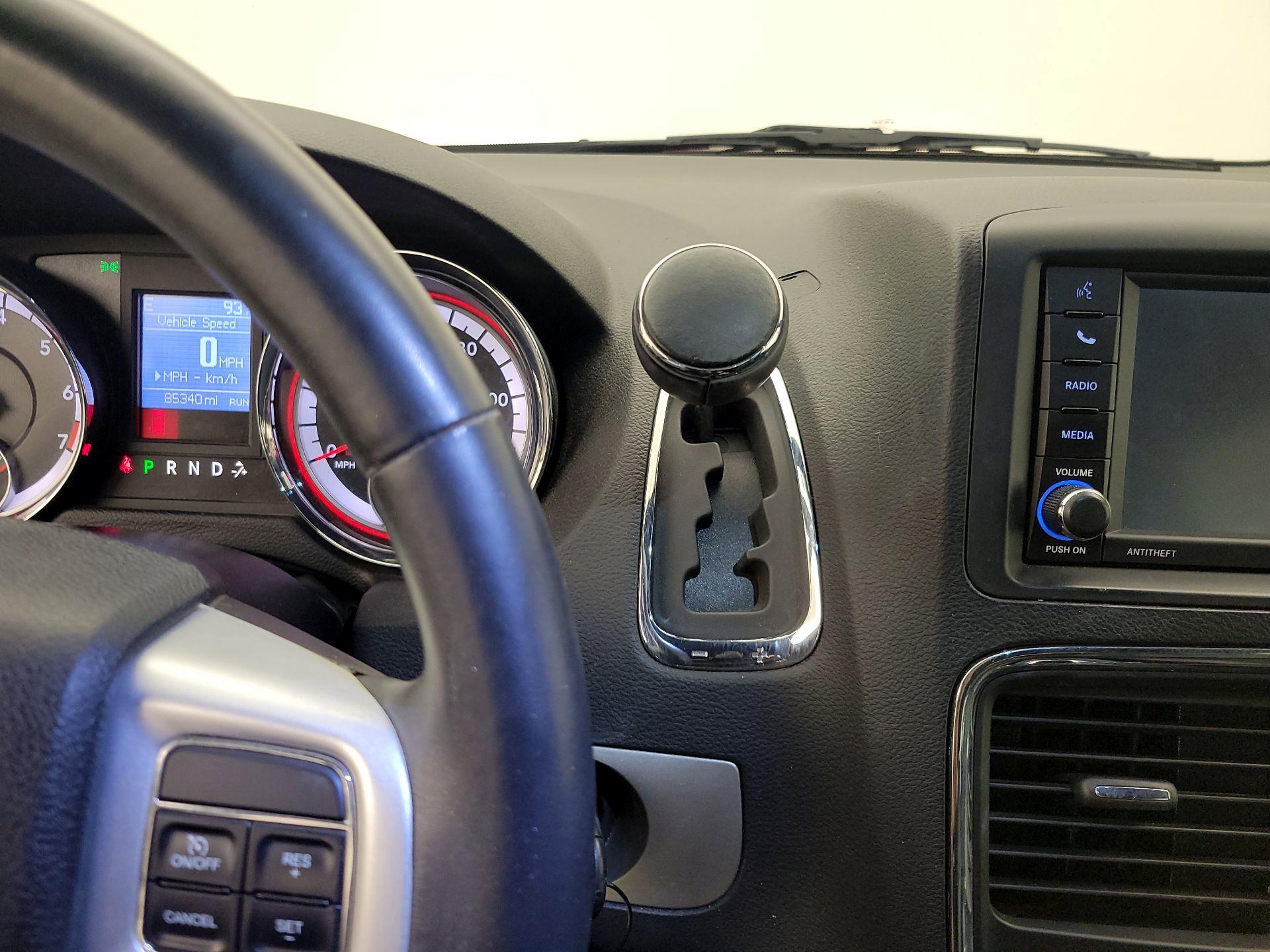 Thumbnail: 2019 Dodge Grand Caravan - 17