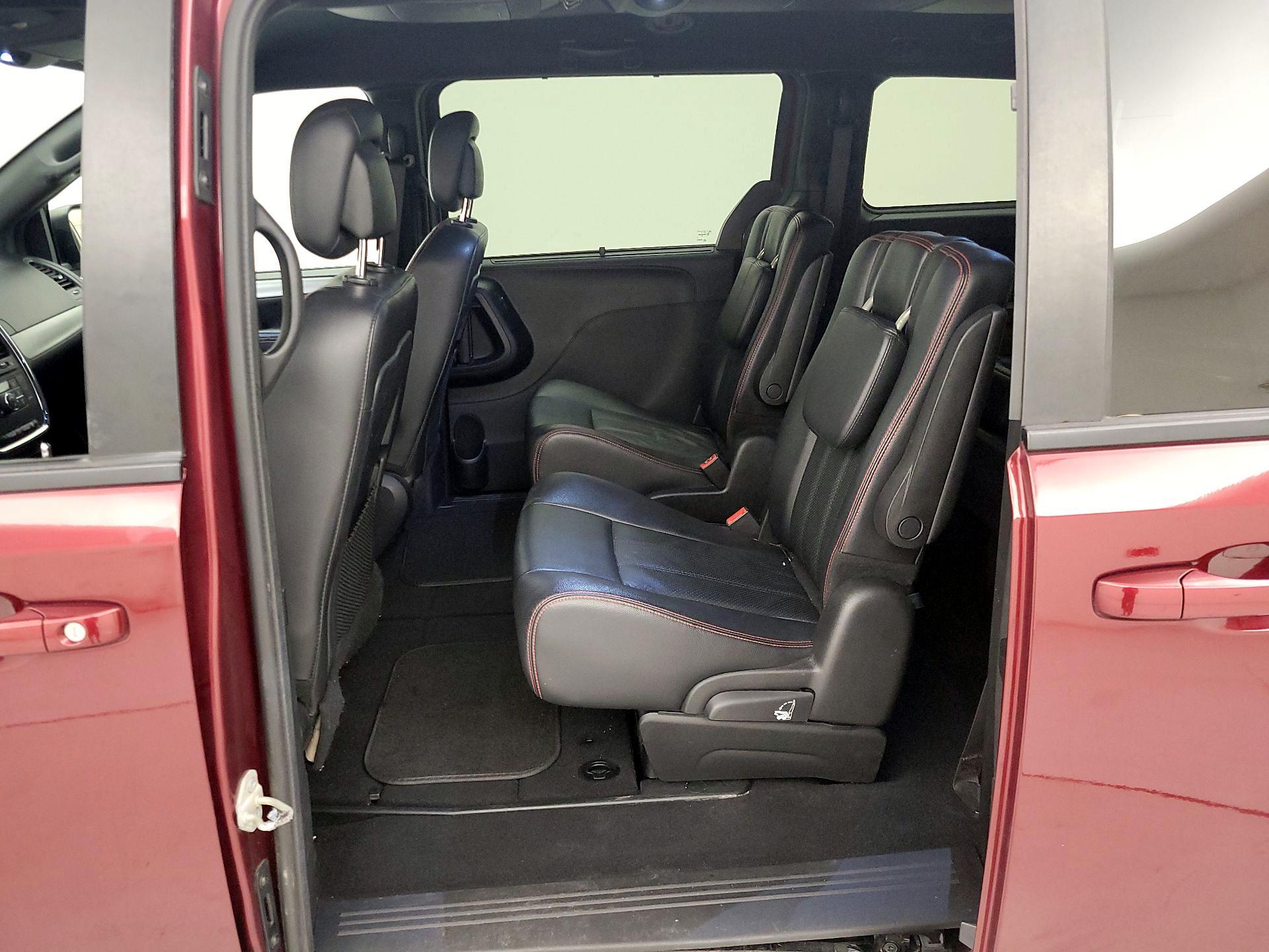 Thumbnail: 2019 Dodge Grand Caravan - 18