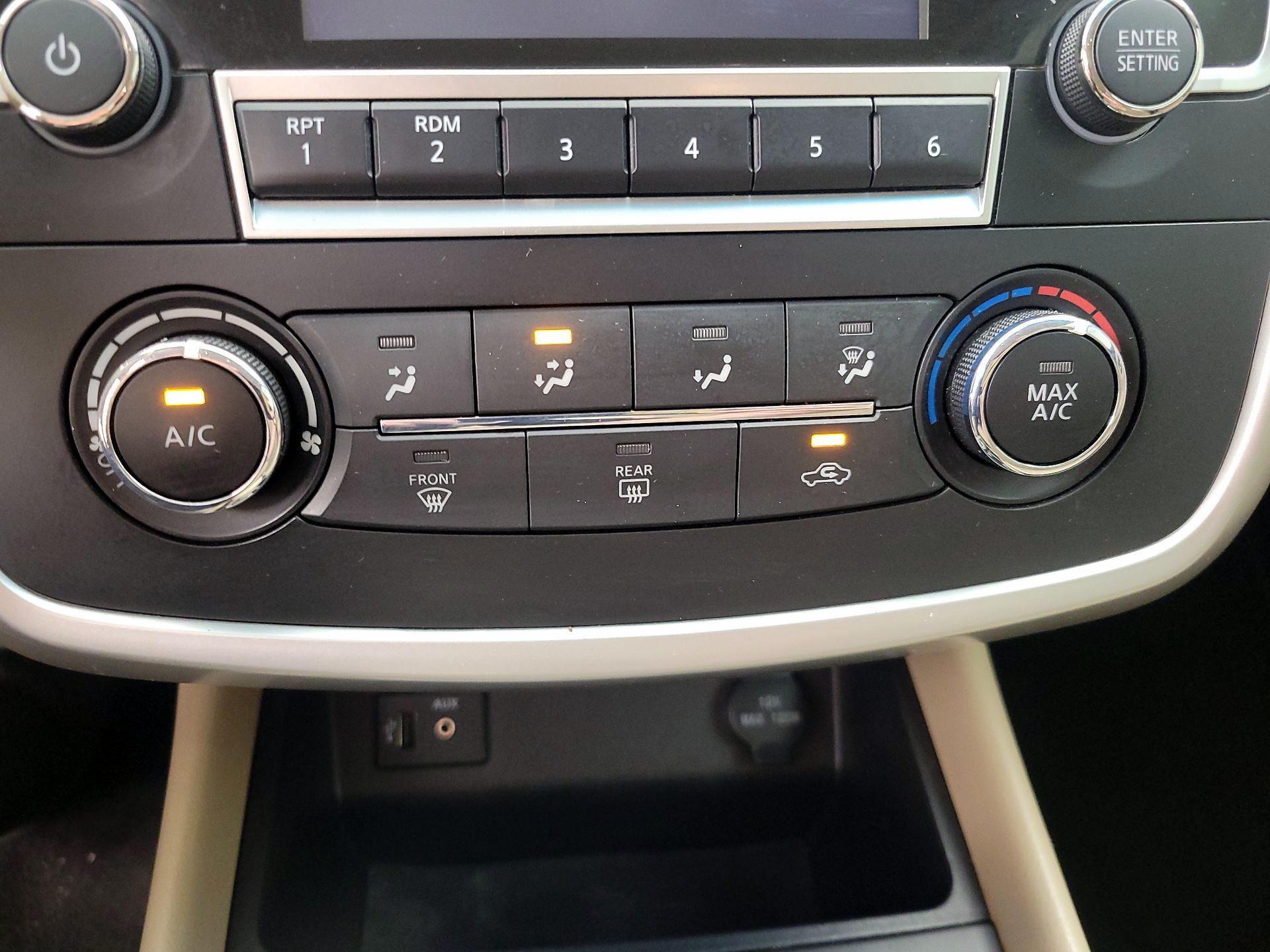 Thumbnail: 2016 Nissan Altima - 16