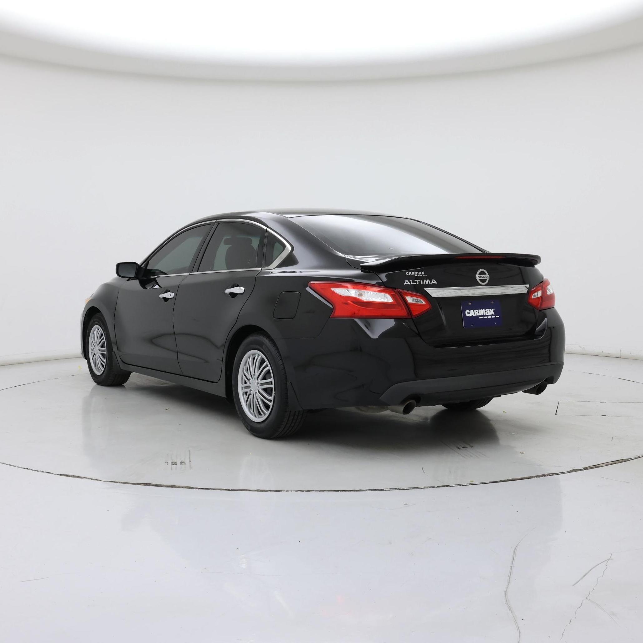 Thumbnail: 2016 Nissan Altima - 2