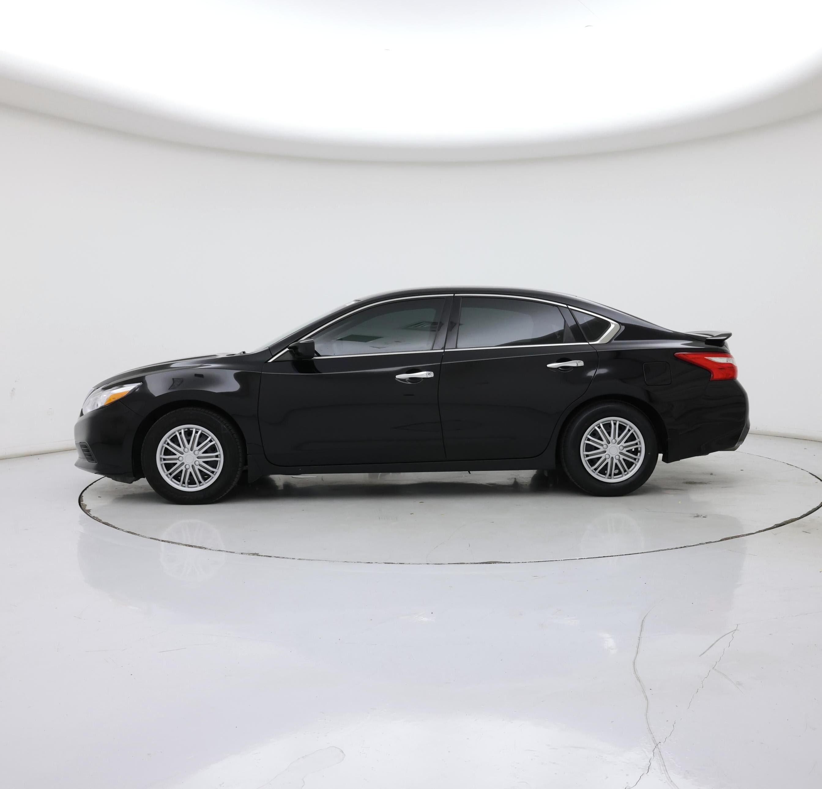 Thumbnail: 2016 Nissan Altima - 3