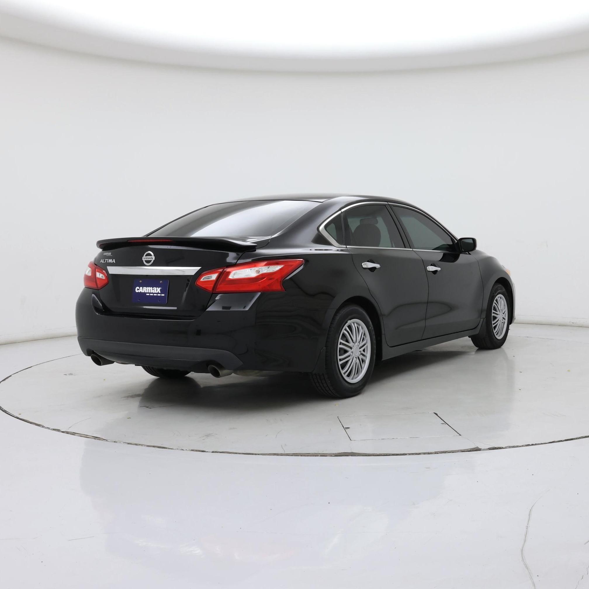Thumbnail: 2016 Nissan Altima - 8