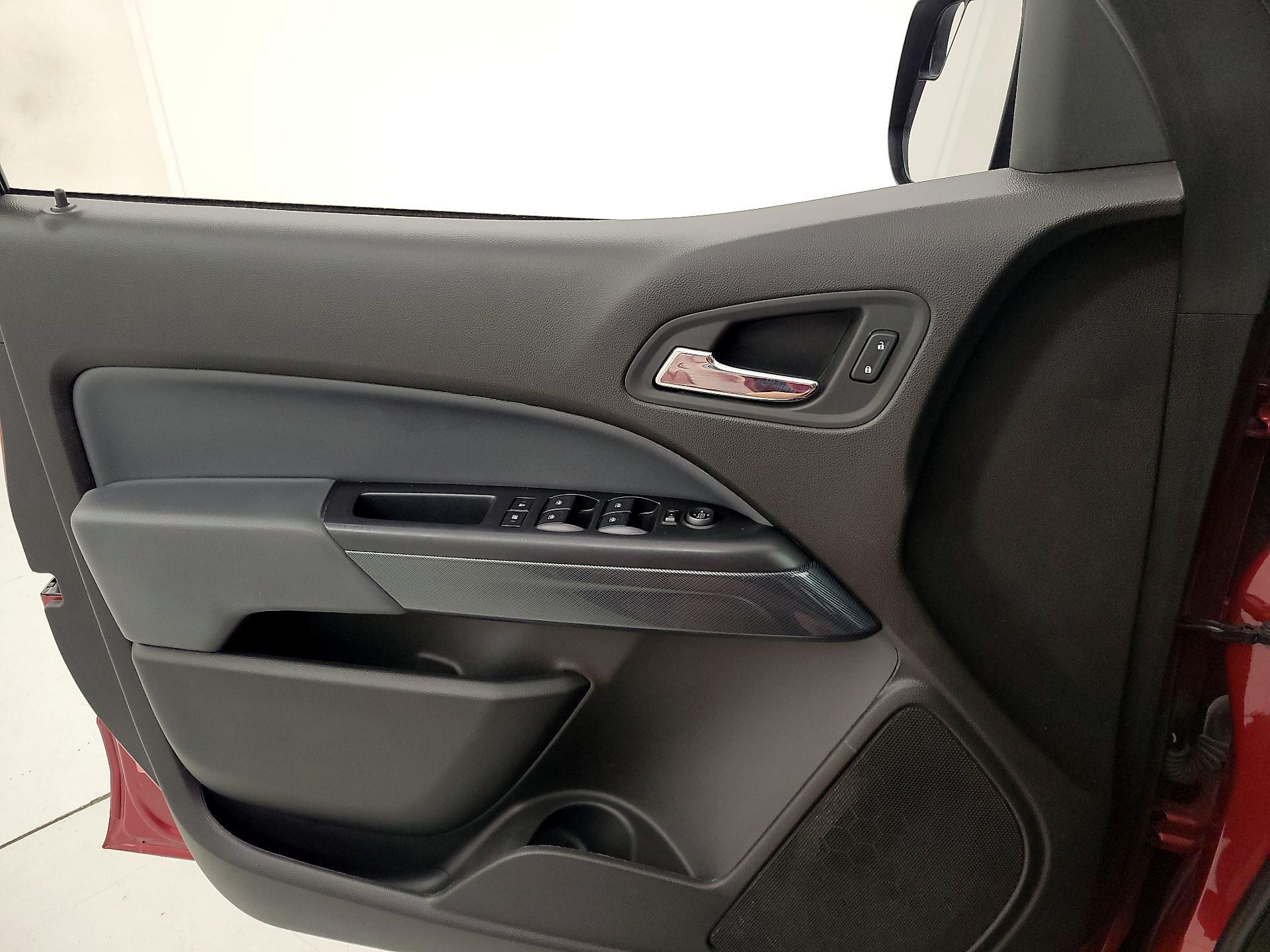 Thumbnail: 2016 Chevrolet Colorado - 12