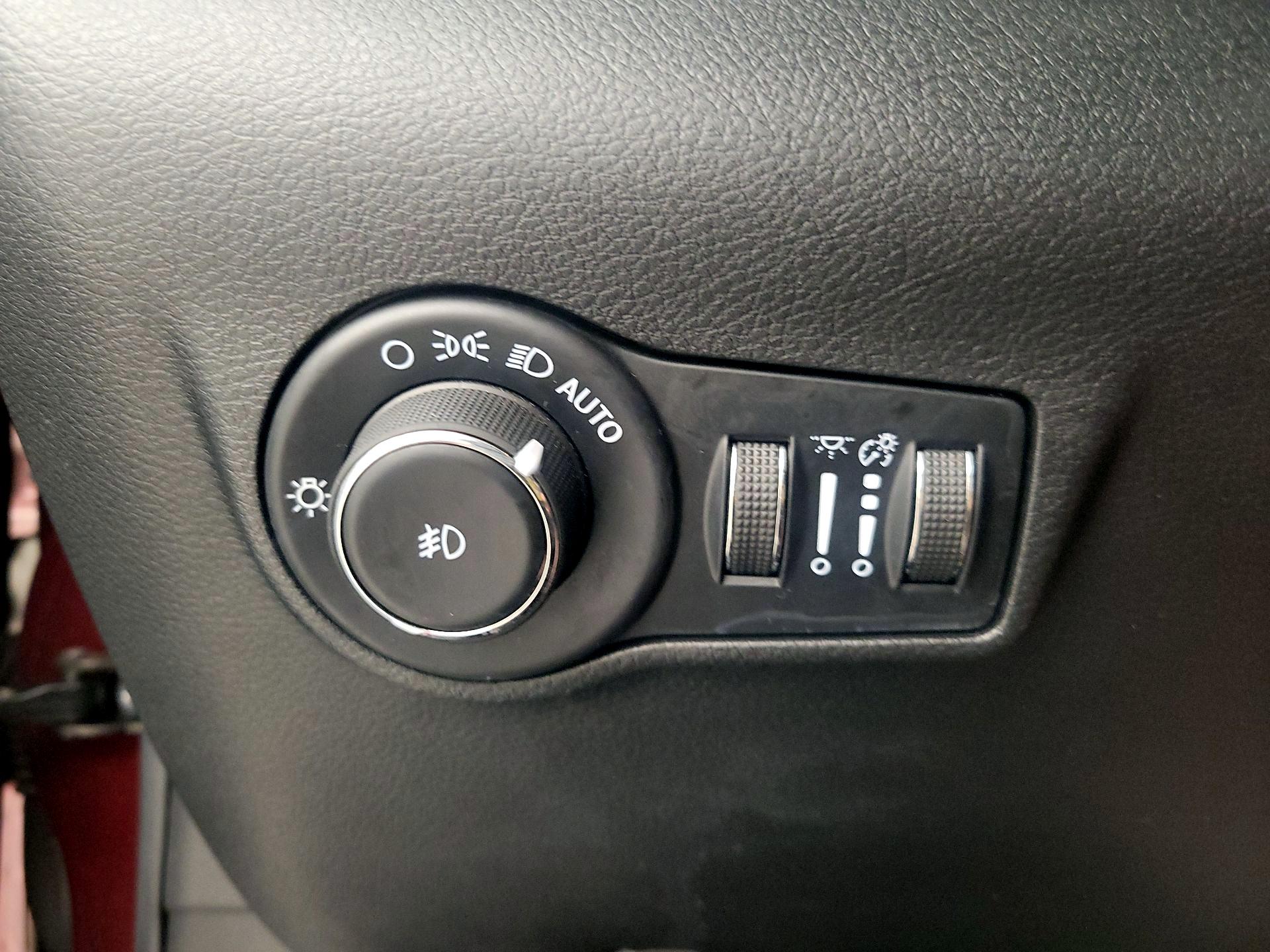Thumbnail: 2022 Jeep Compass - 13