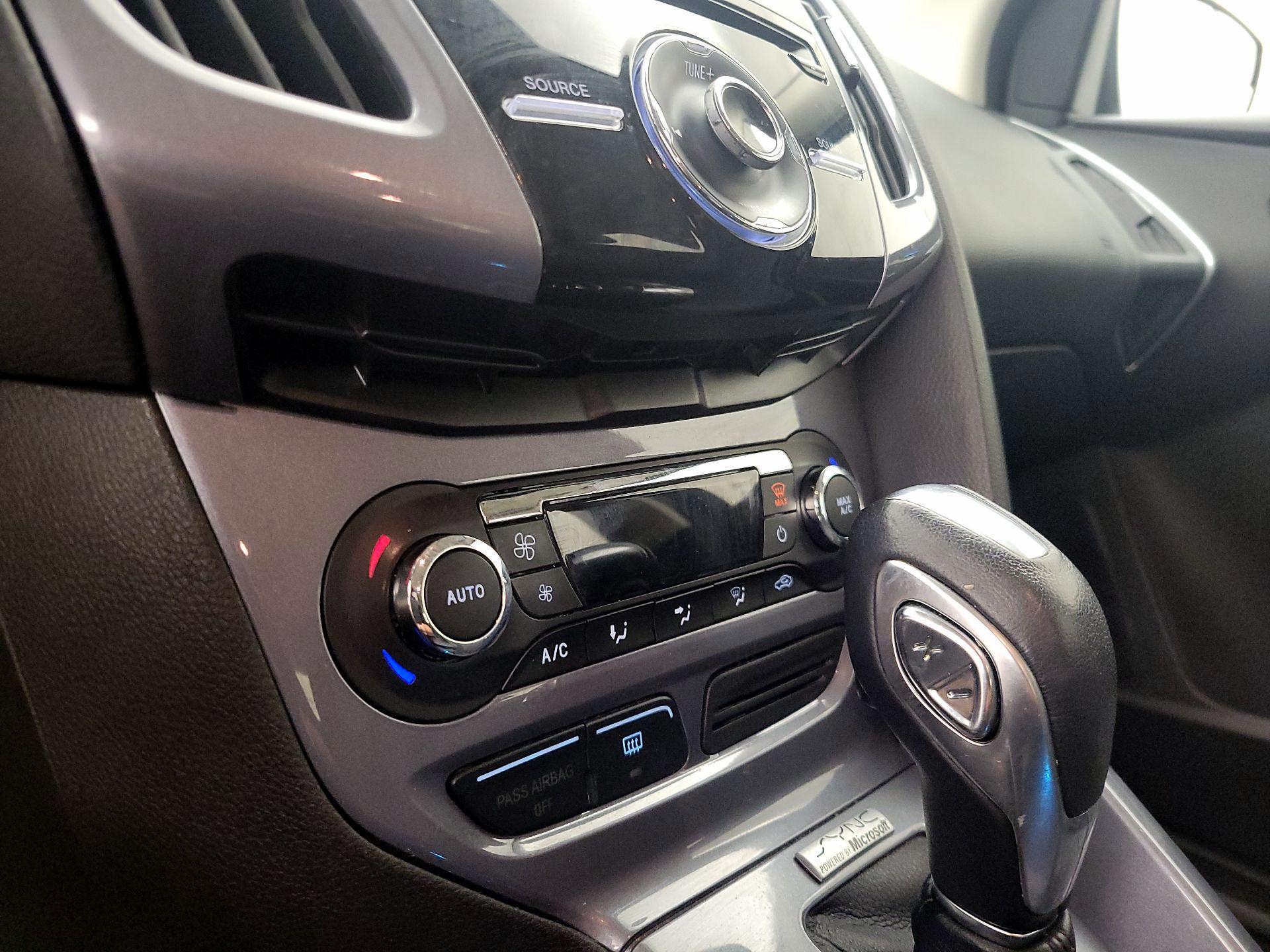 Thumbnail: 2014 Ford Focus - 16