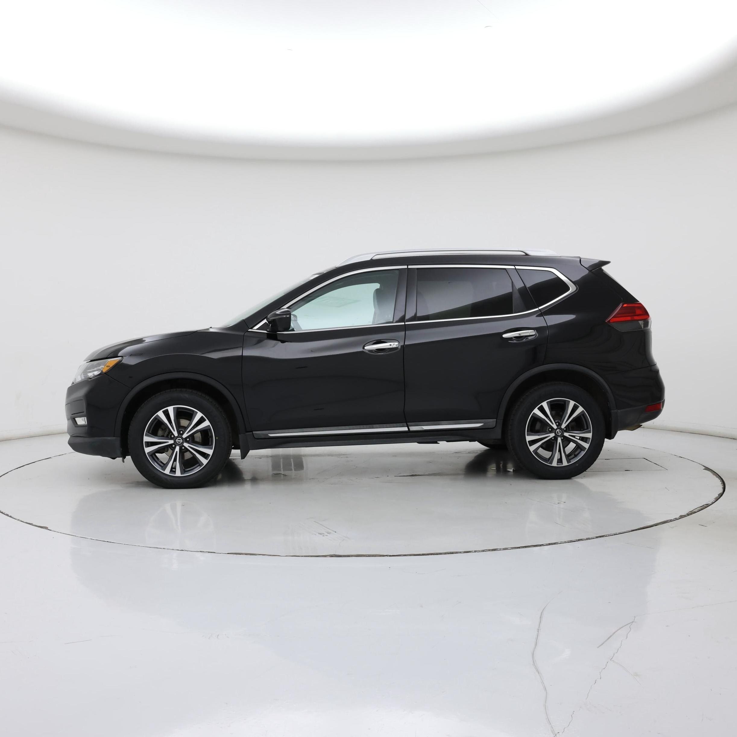 Thumbnail: 2017 Nissan Rogue - 3