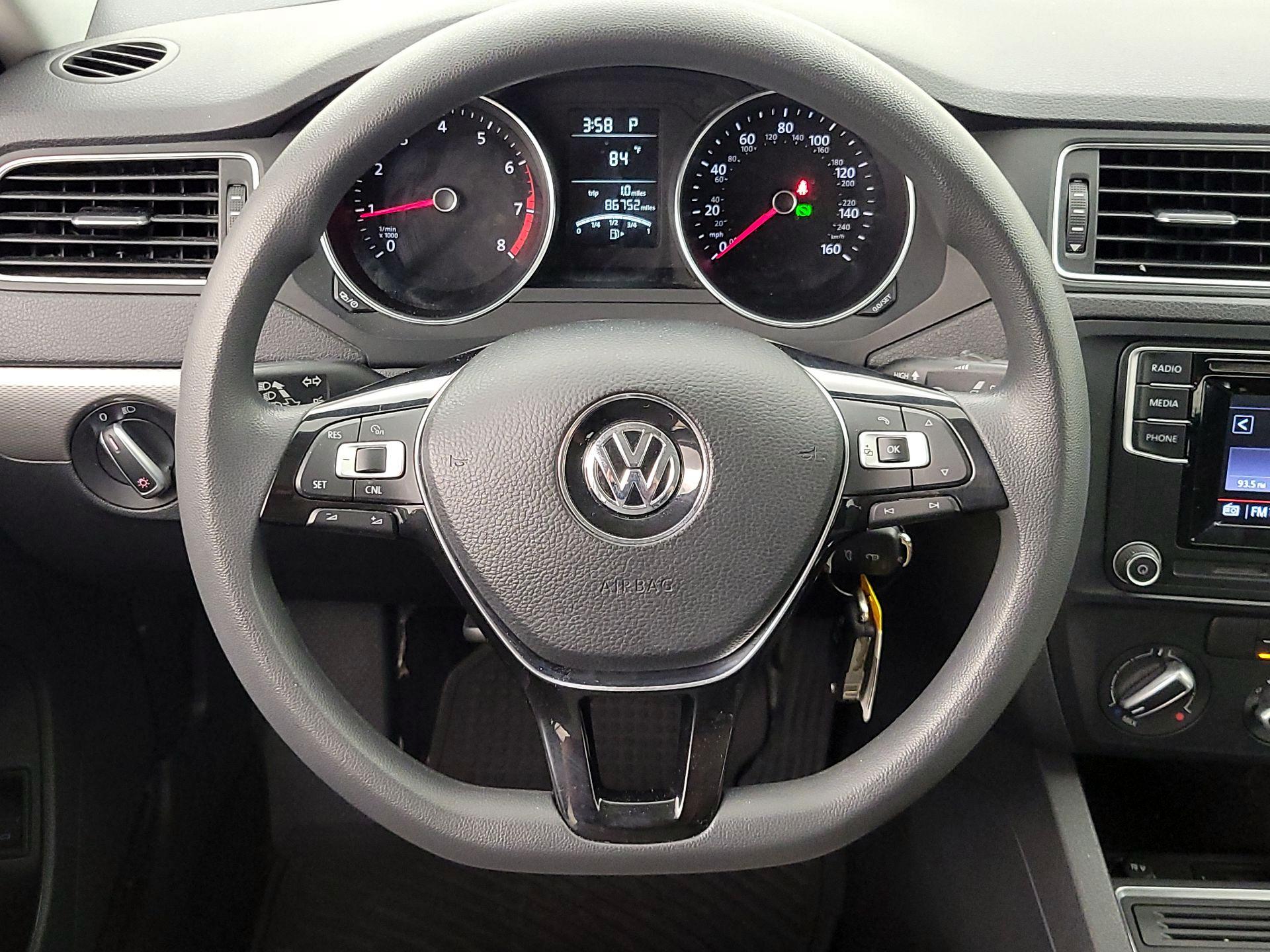 Thumbnail: 2018 Volkswagen Jetta - 10