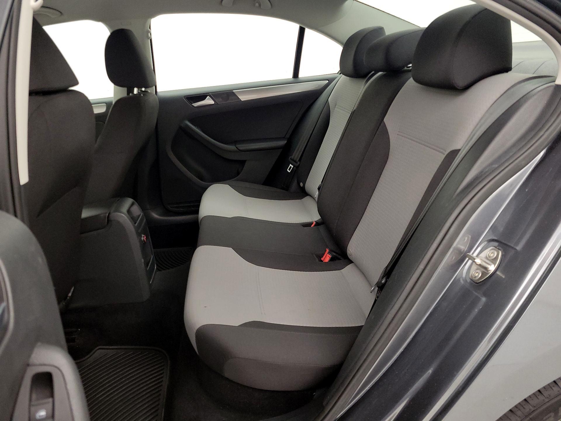 Thumbnail: 2018 Volkswagen Jetta - 19