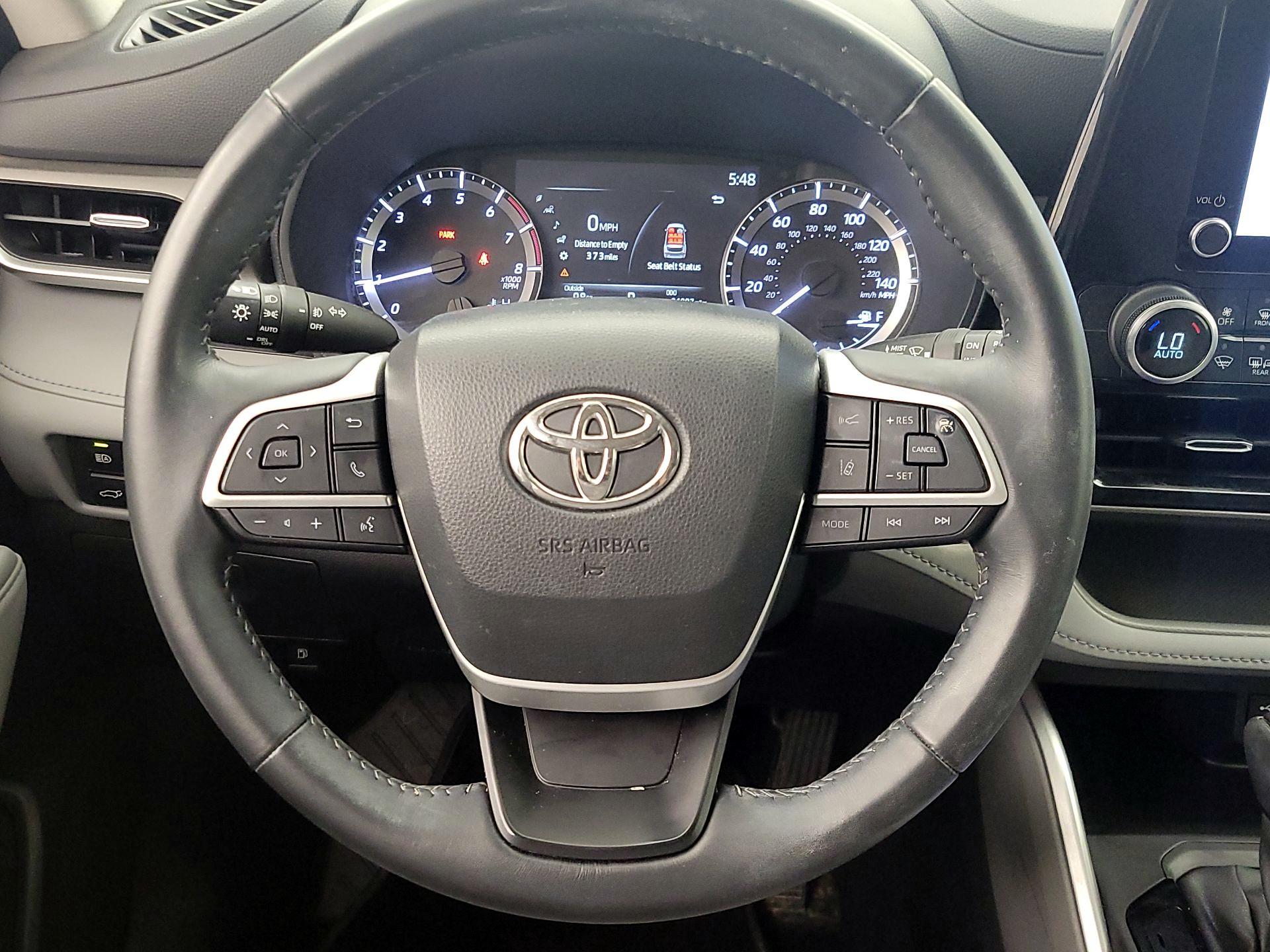 Thumbnail: 2023 Toyota Highlander - 10