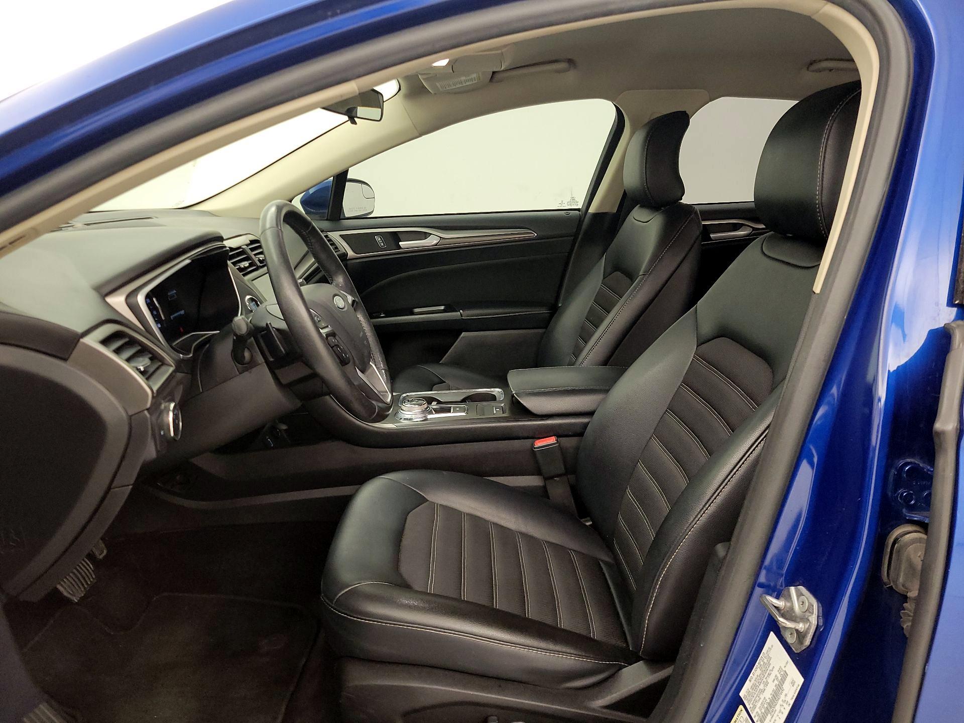 Thumbnail: 2017 Ford Fusion - 11