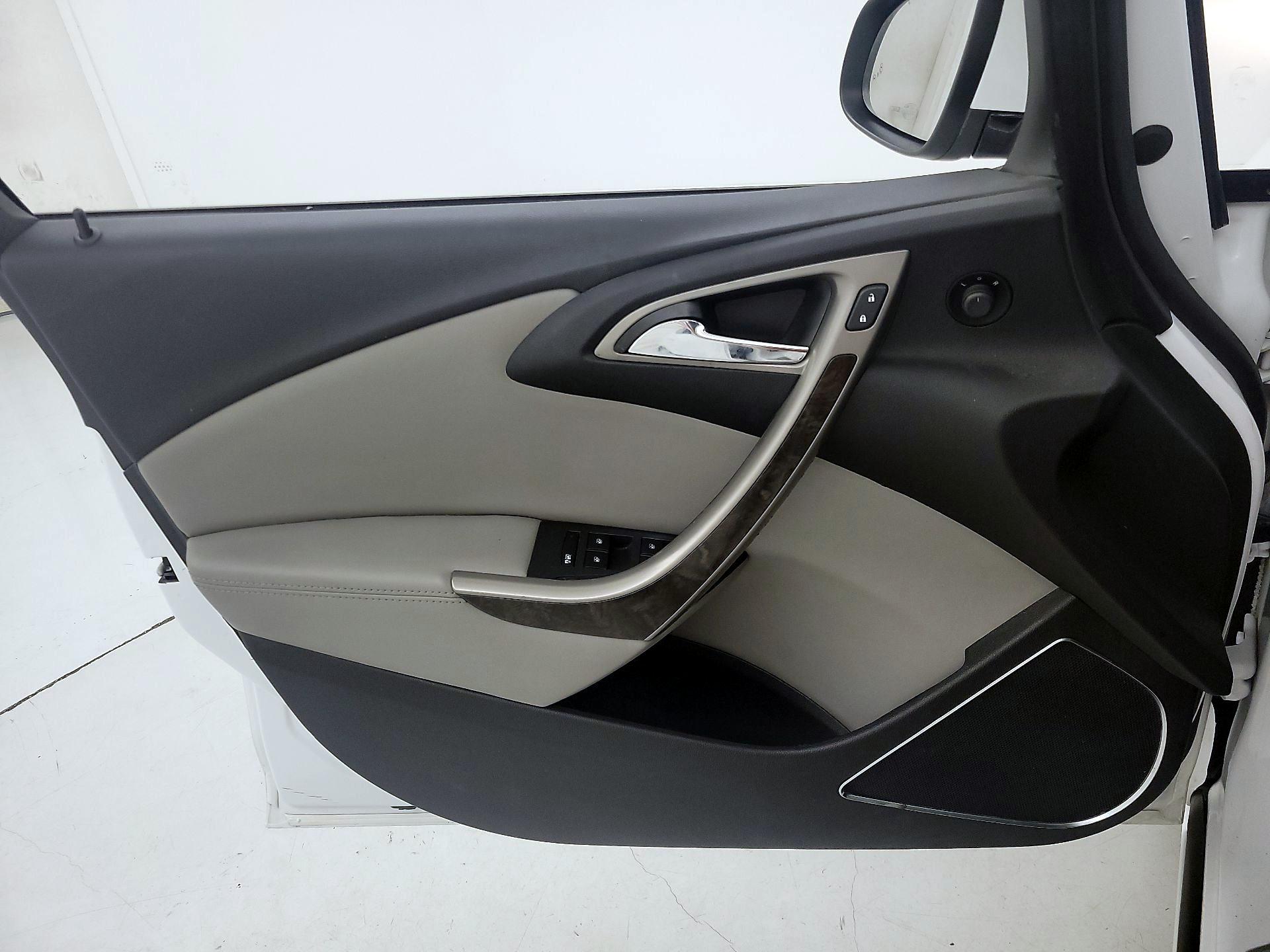 Thumbnail: 2014 Buick Verano - 12