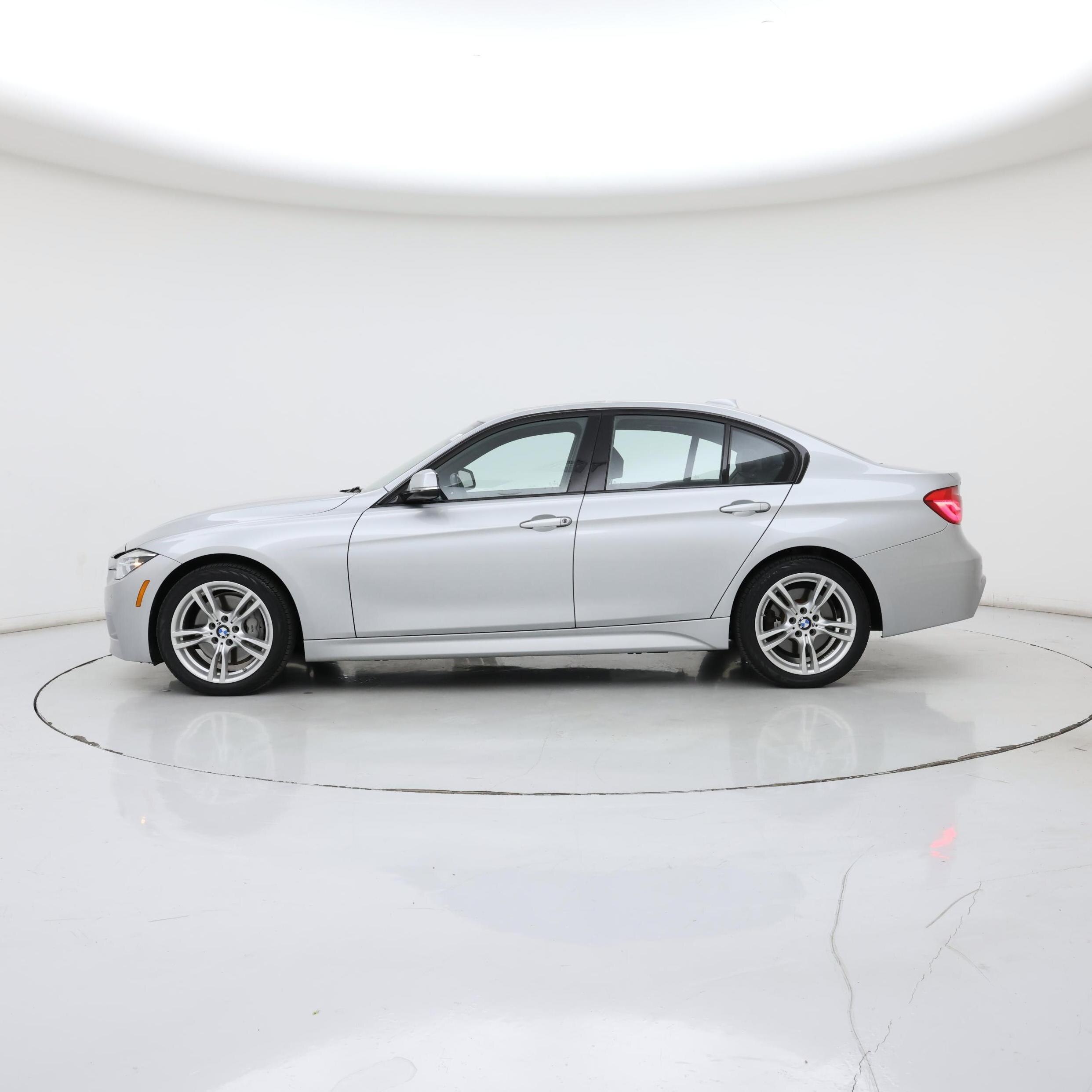 Thumbnail: 2016 BMW 3 Series - 3