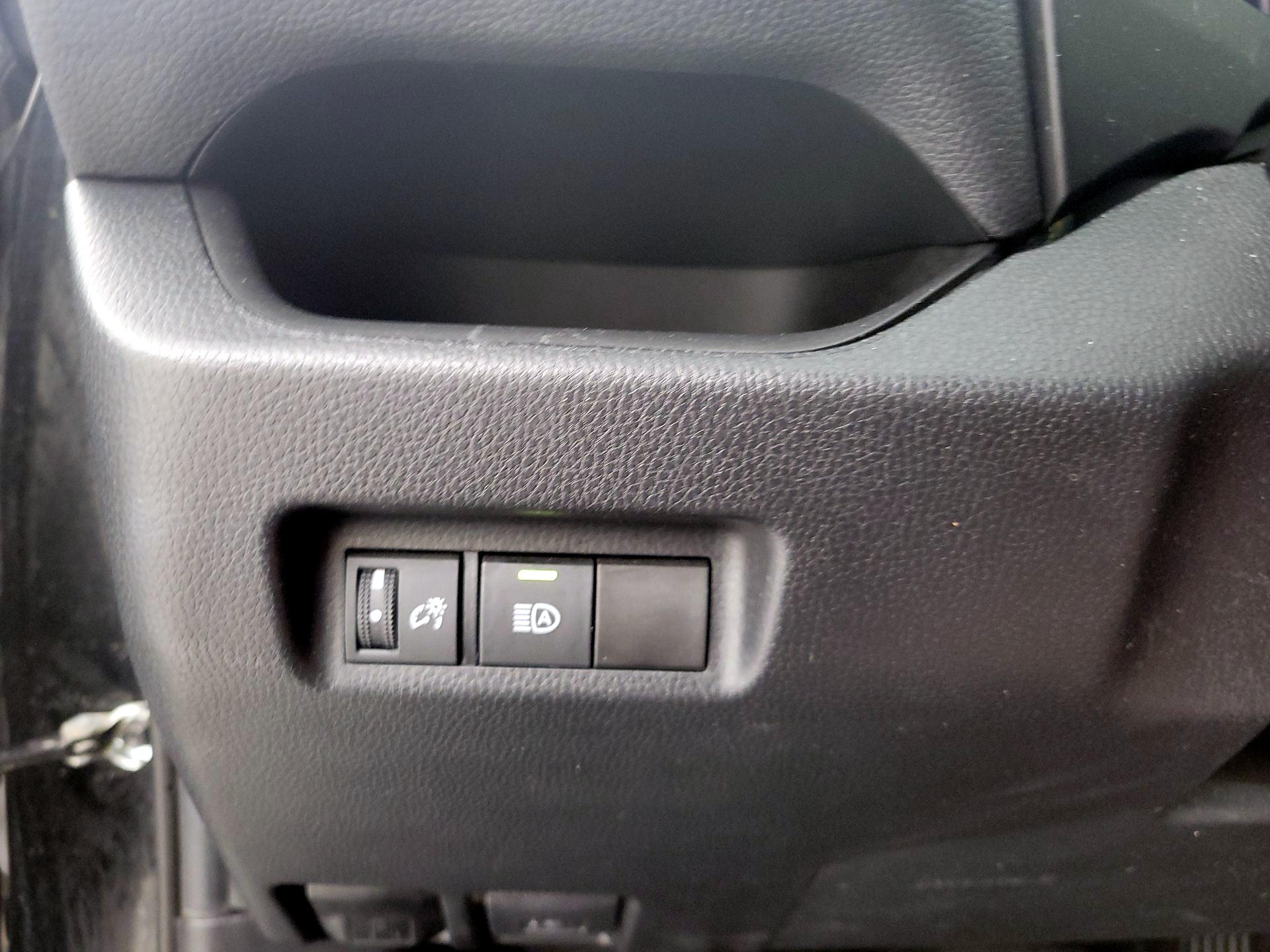 Thumbnail: 2021 Toyota RAV4 - 13