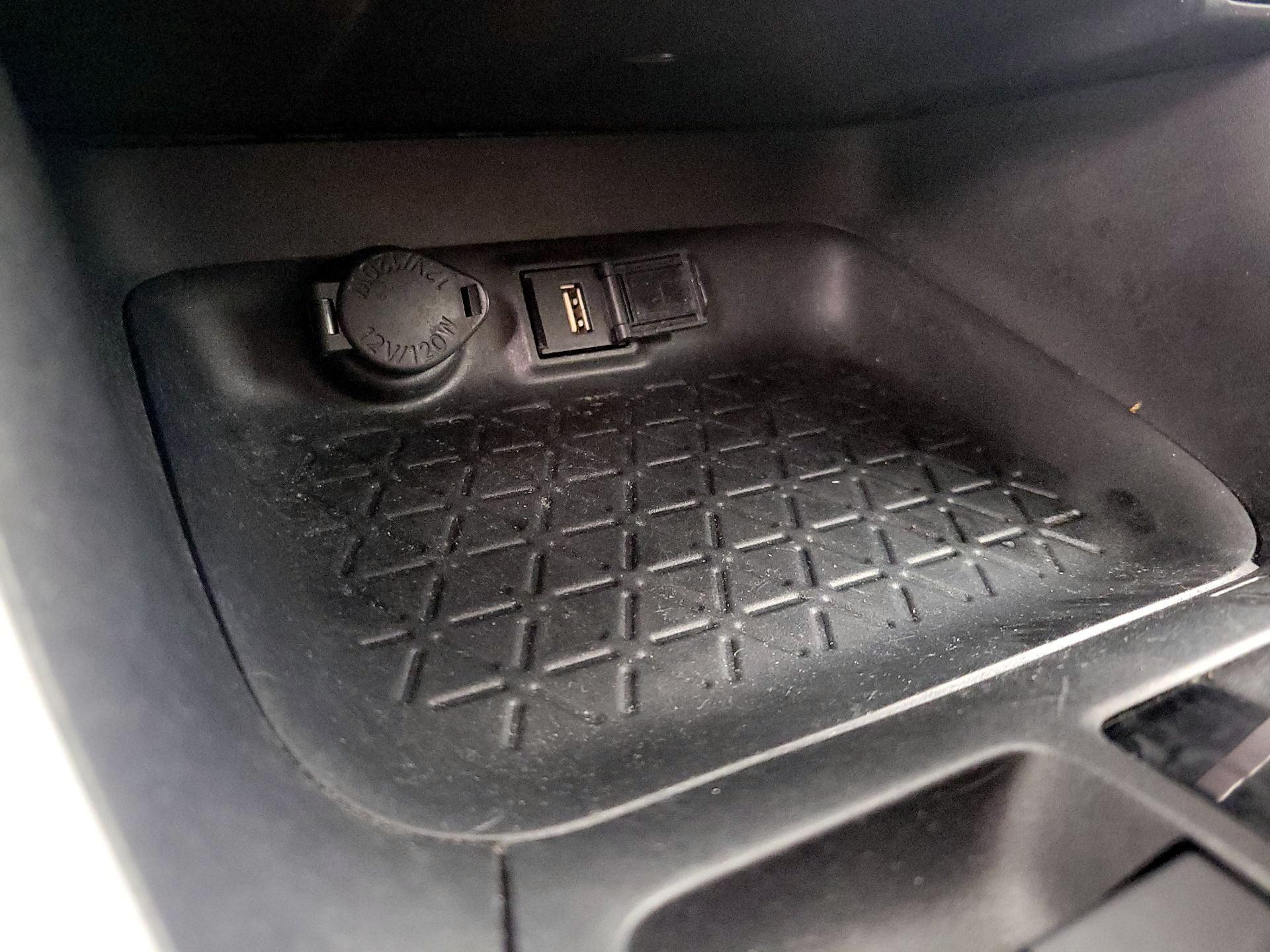 Thumbnail: 2021 Toyota RAV4 - 18