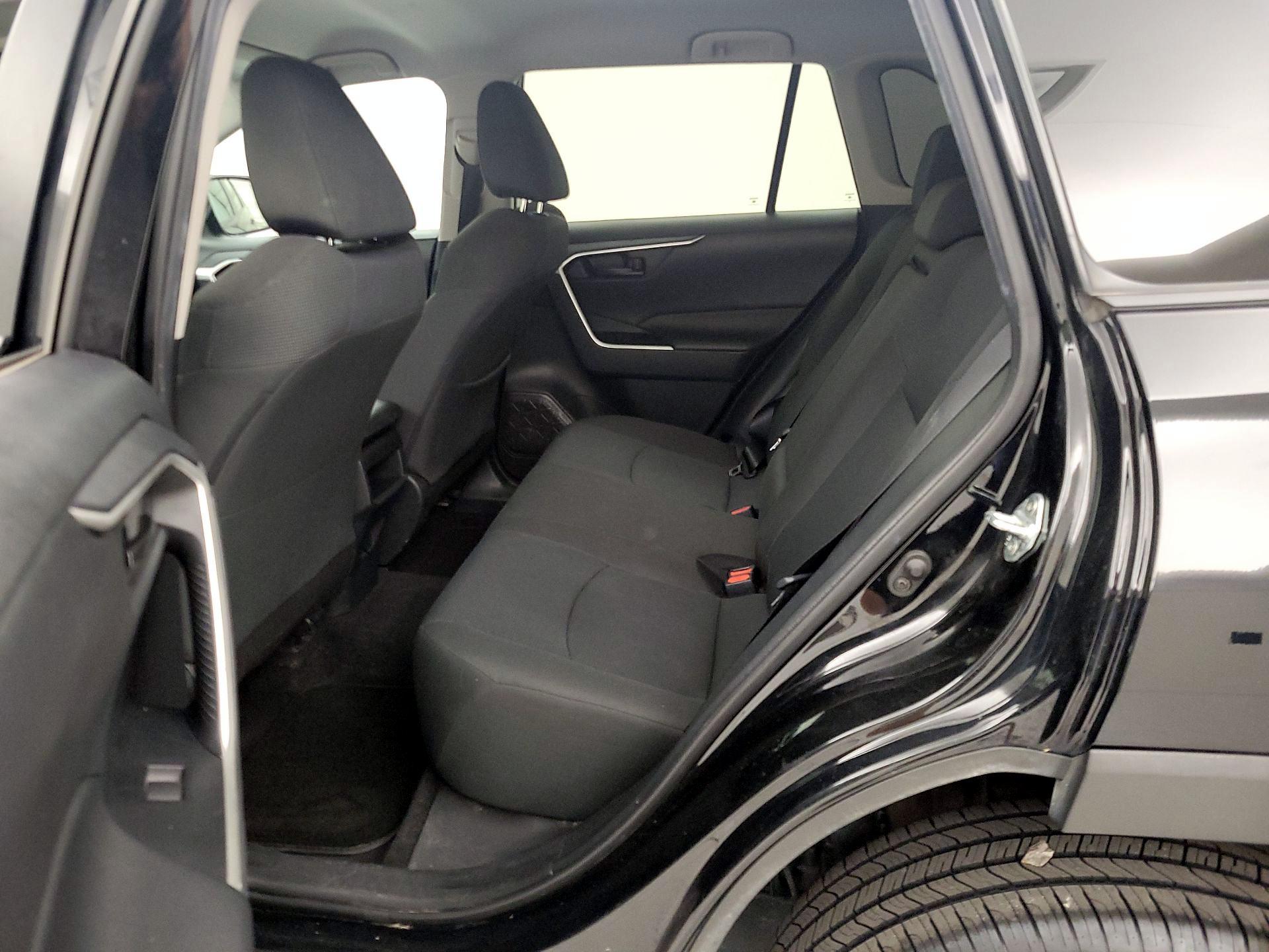 Thumbnail: 2021 Toyota RAV4 - 19