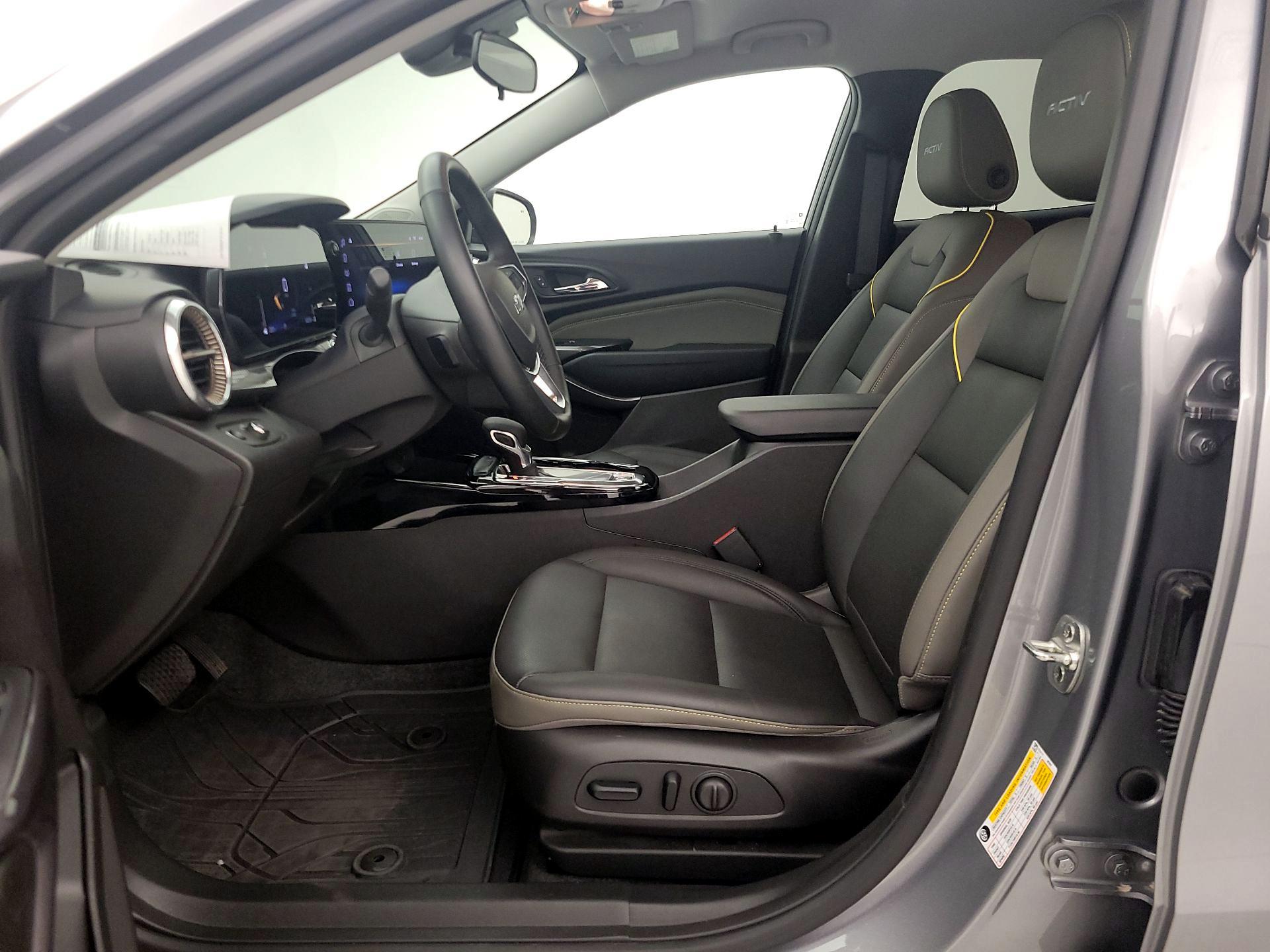Thumbnail: 2024 Chevrolet Trax - 11