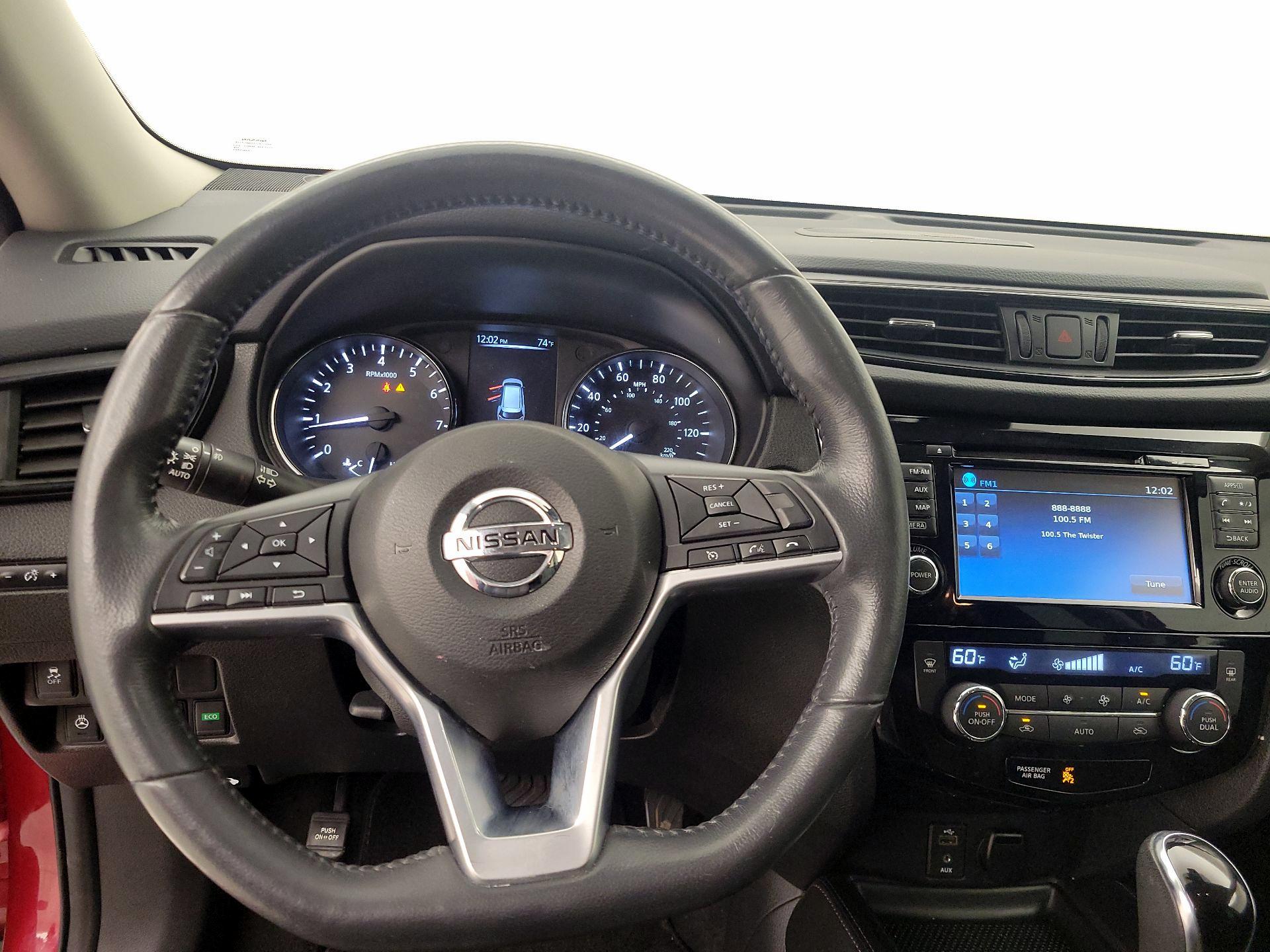 Thumbnail: 2017 Nissan Rogue - 10