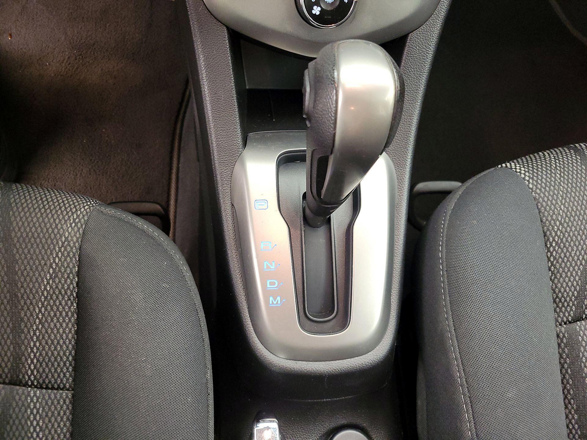Thumbnail: 2015 Chevrolet Sonic - 16