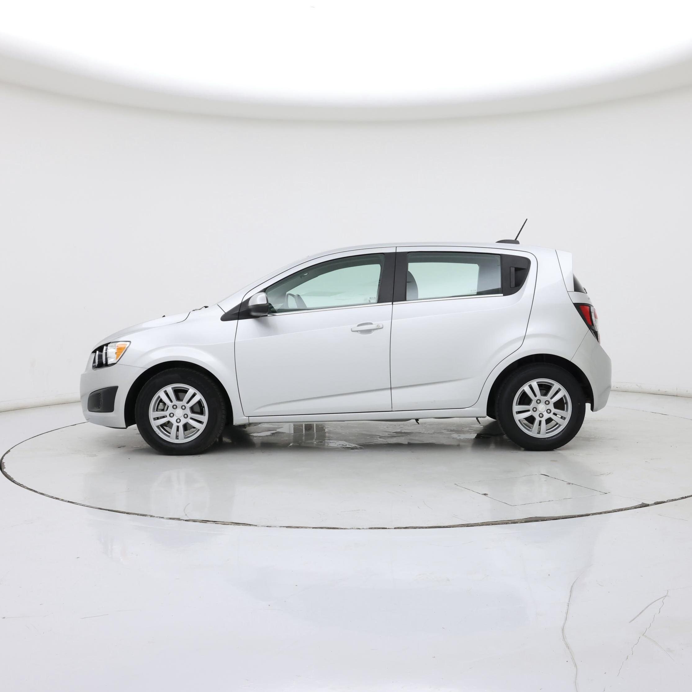 Thumbnail: 2015 Chevrolet Sonic - 3