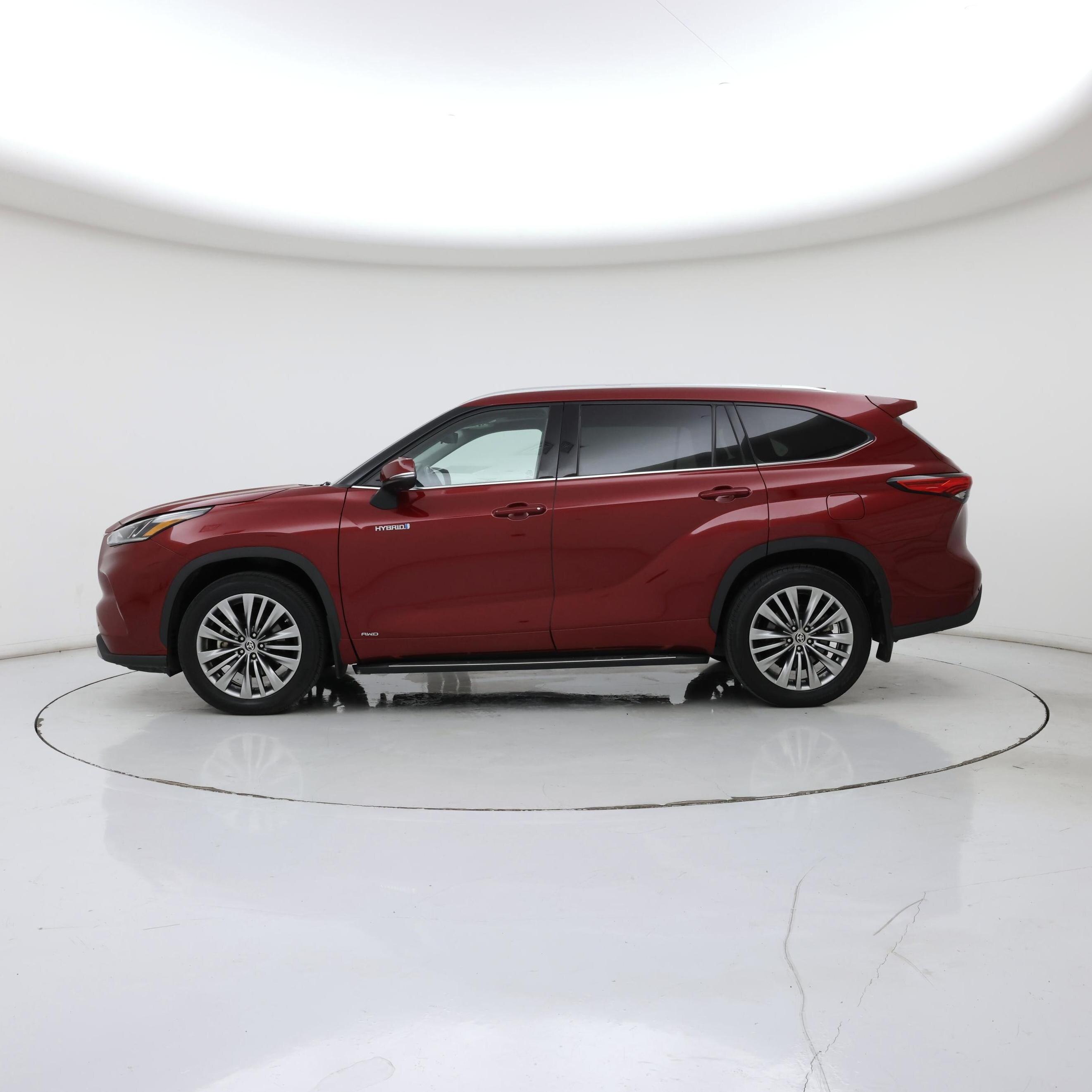 Thumbnail: 2021 Toyota Highlander - 3