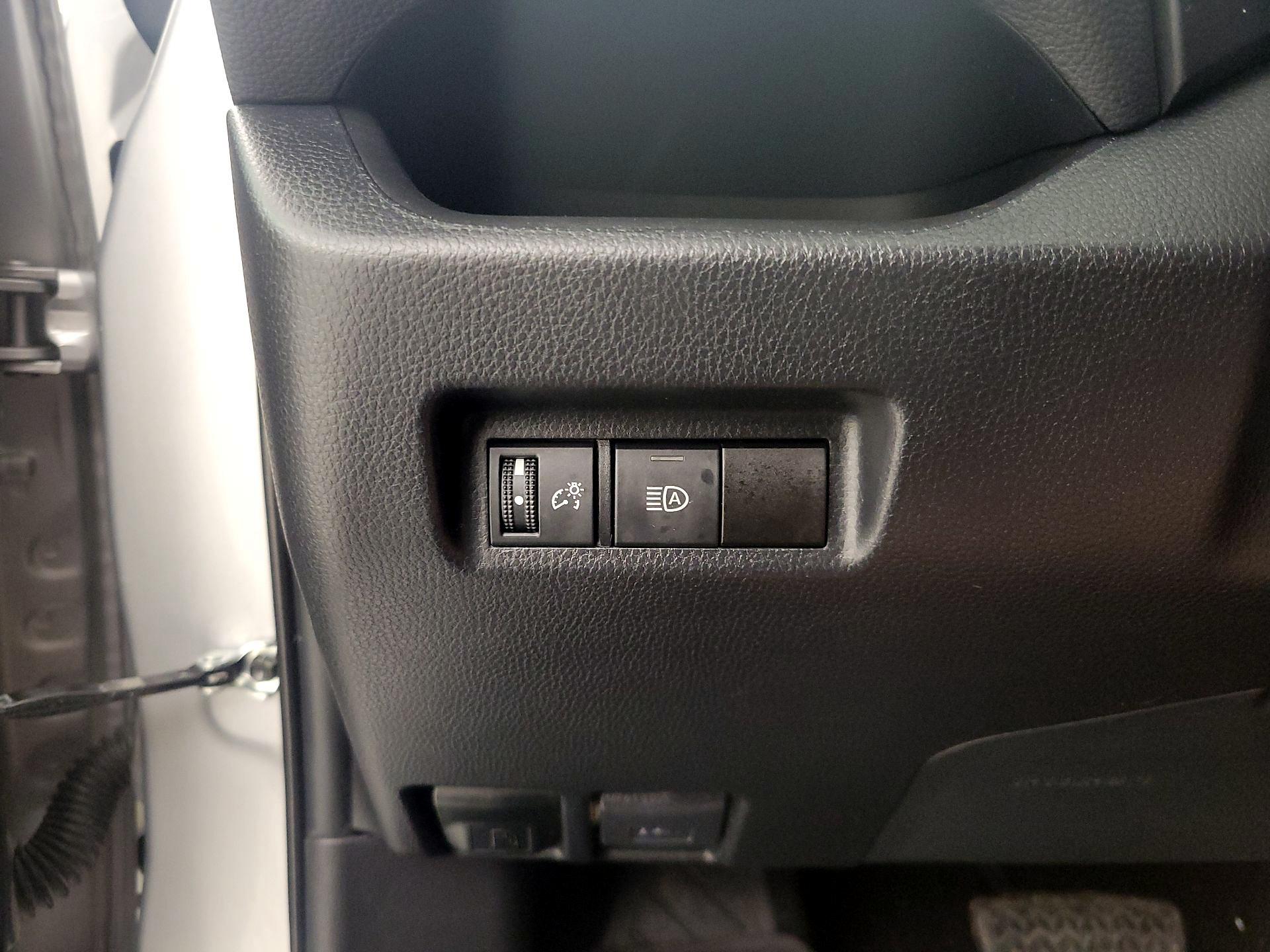Thumbnail: 2021 Toyota RAV4 - 13