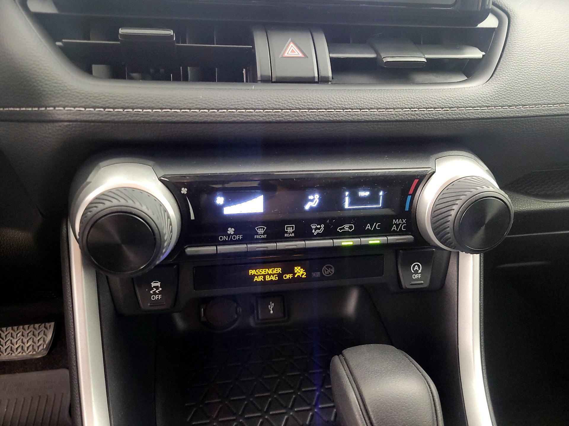 Thumbnail: 2021 Toyota RAV4 - 16