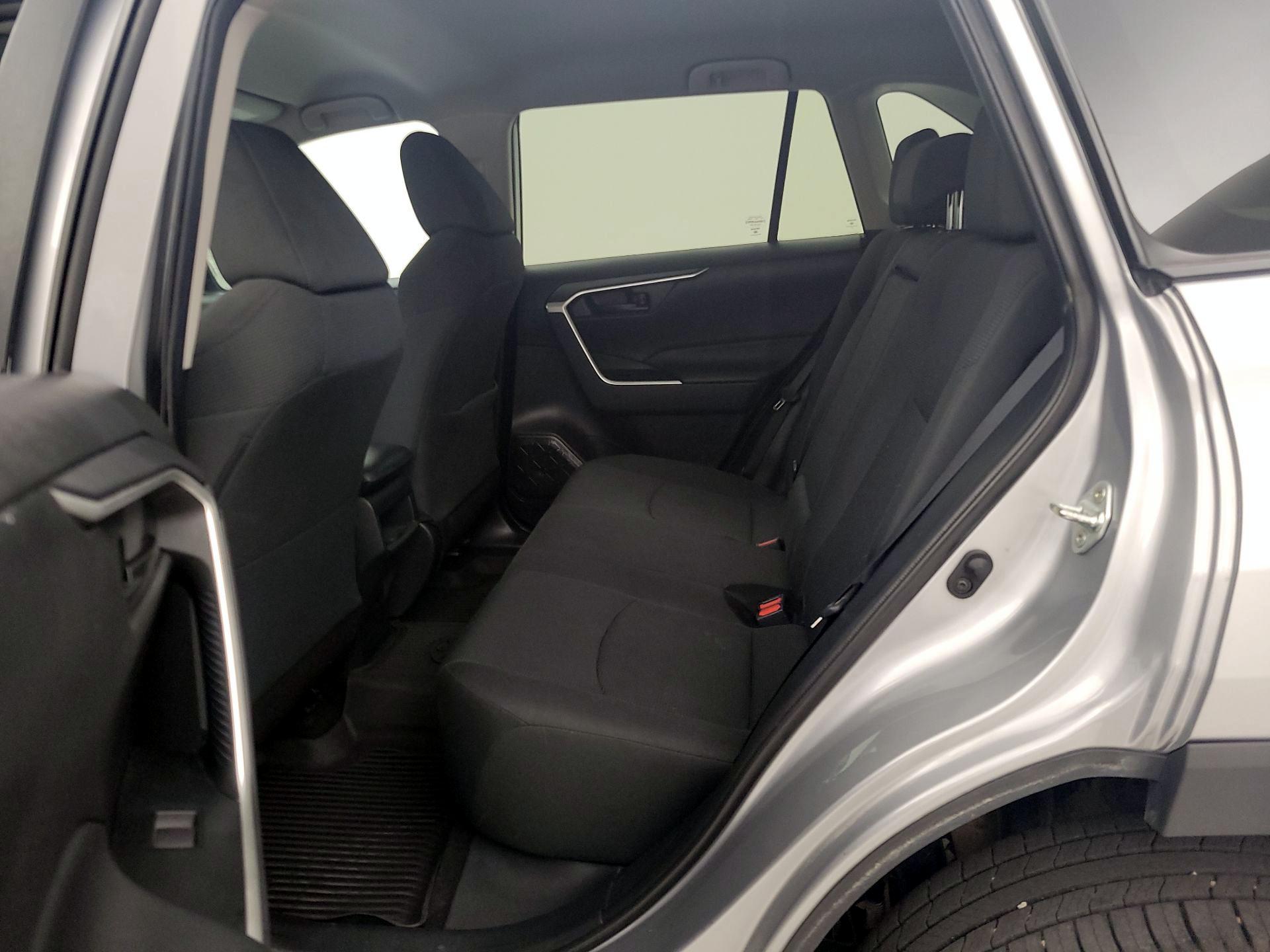 Thumbnail: 2021 Toyota RAV4 - 19